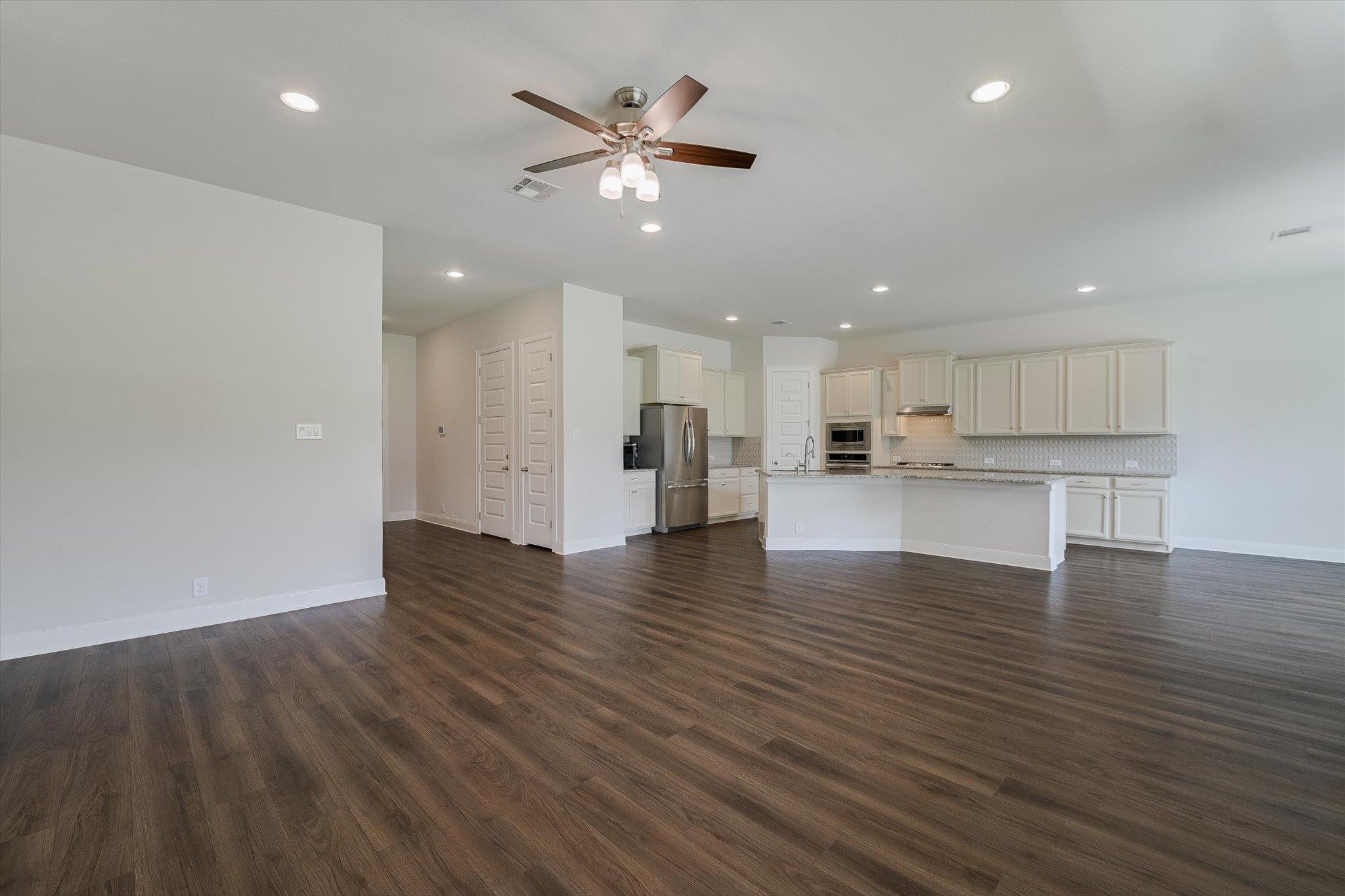 230 Sigel Ave — photo 4