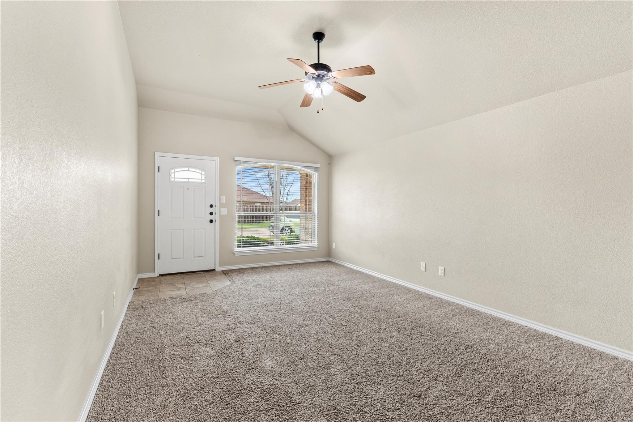 4310 Hunters Place DR — photo 4