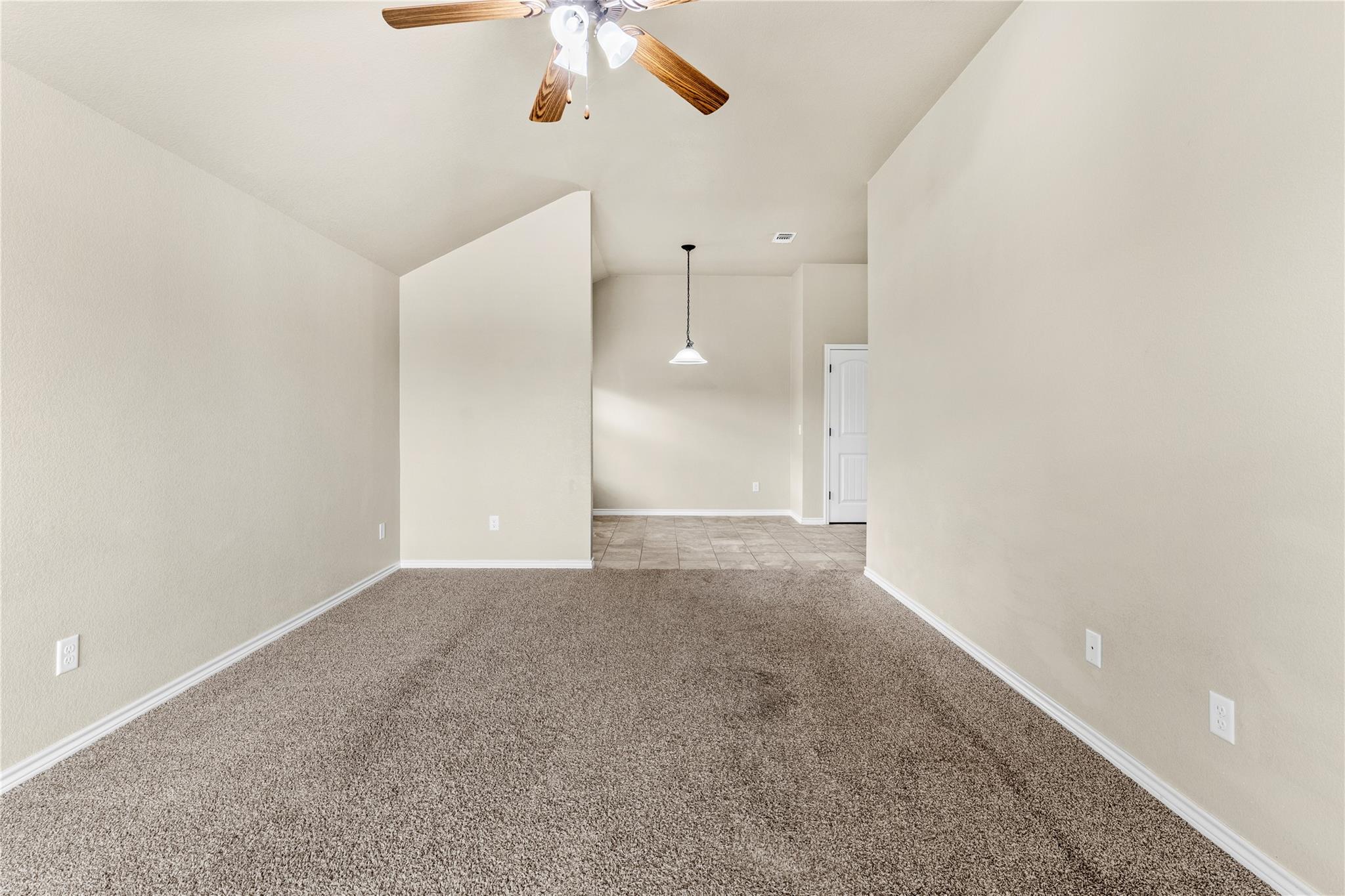 4310 Hunters Place DR — photo 5