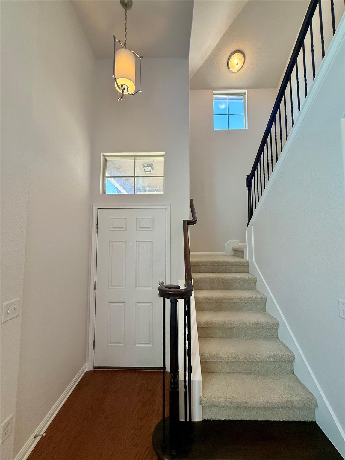 907 Sleepy Dell LN — photo 4