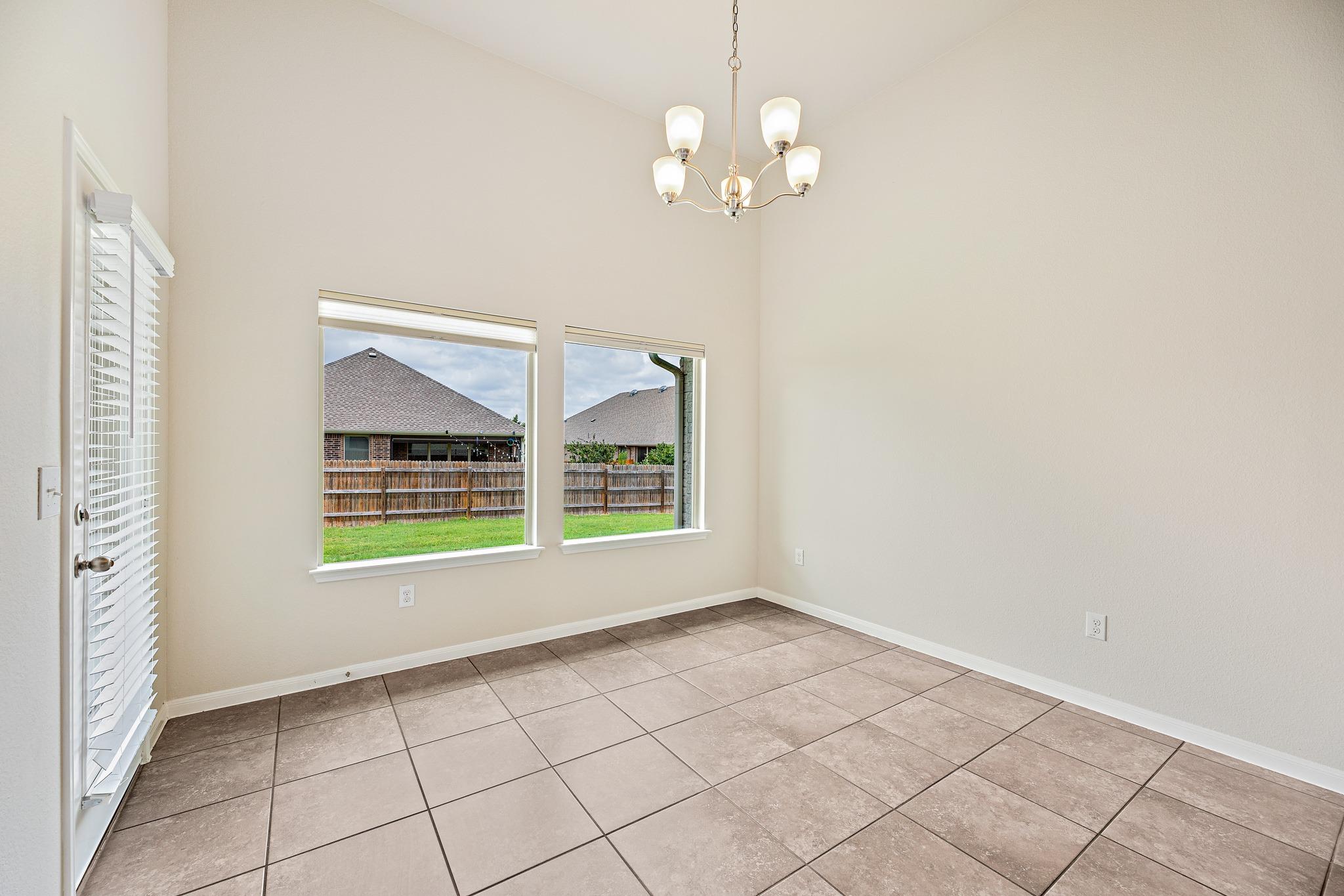 1958 Mexia DR — photo 5