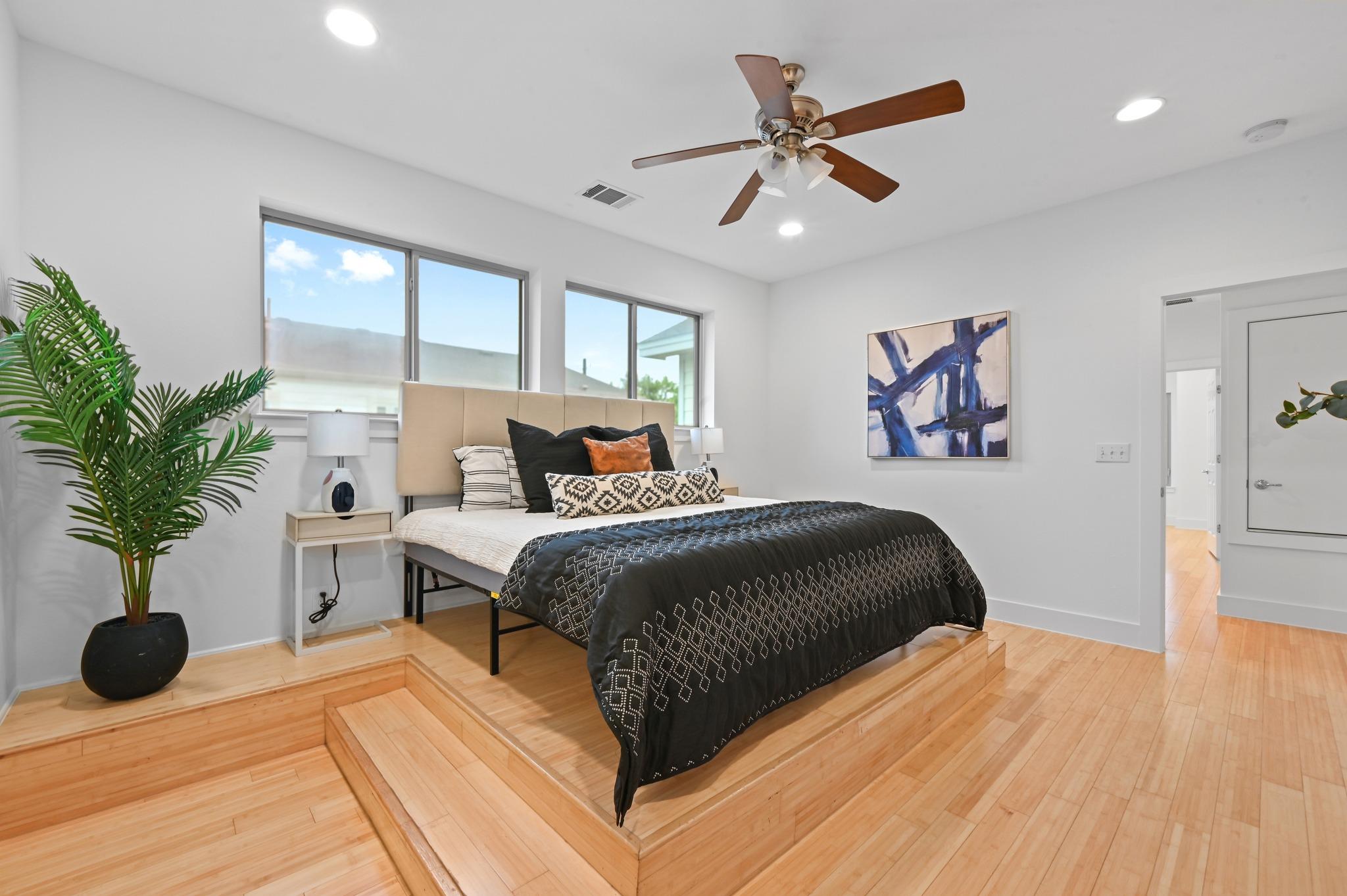 3306 Thomas Kincheon ST — photo 4
