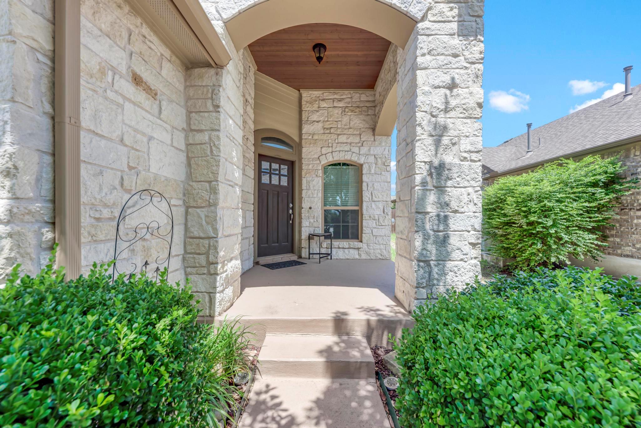 700 Cortona CV — photo 4