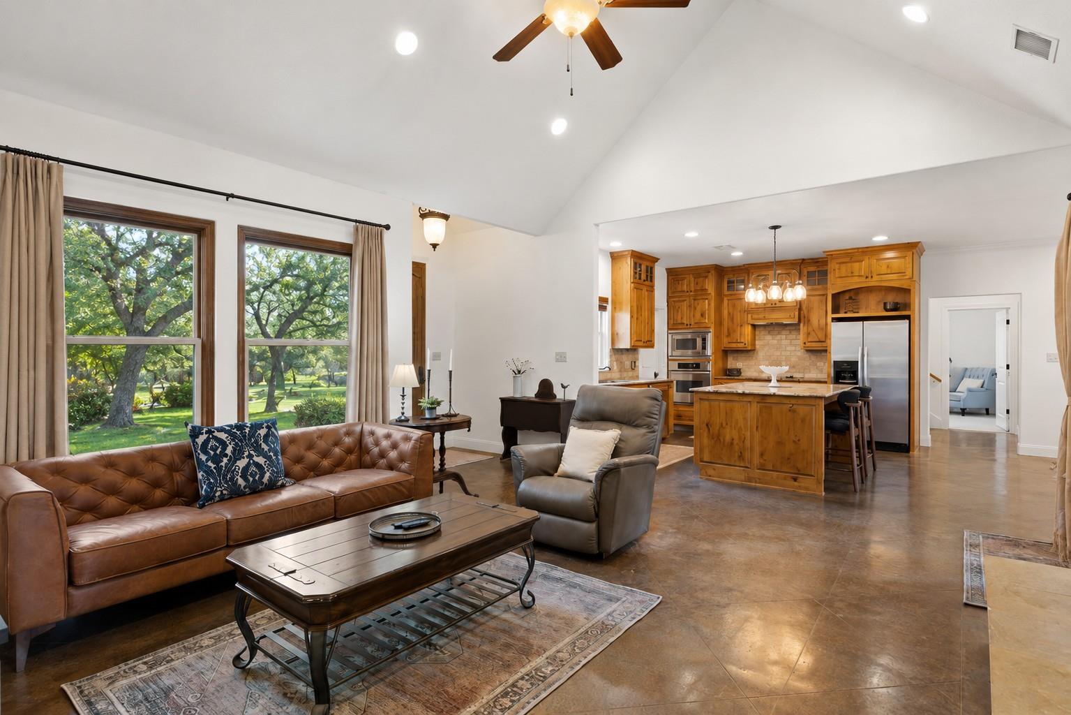 101 Winding Oak DR — photo 3