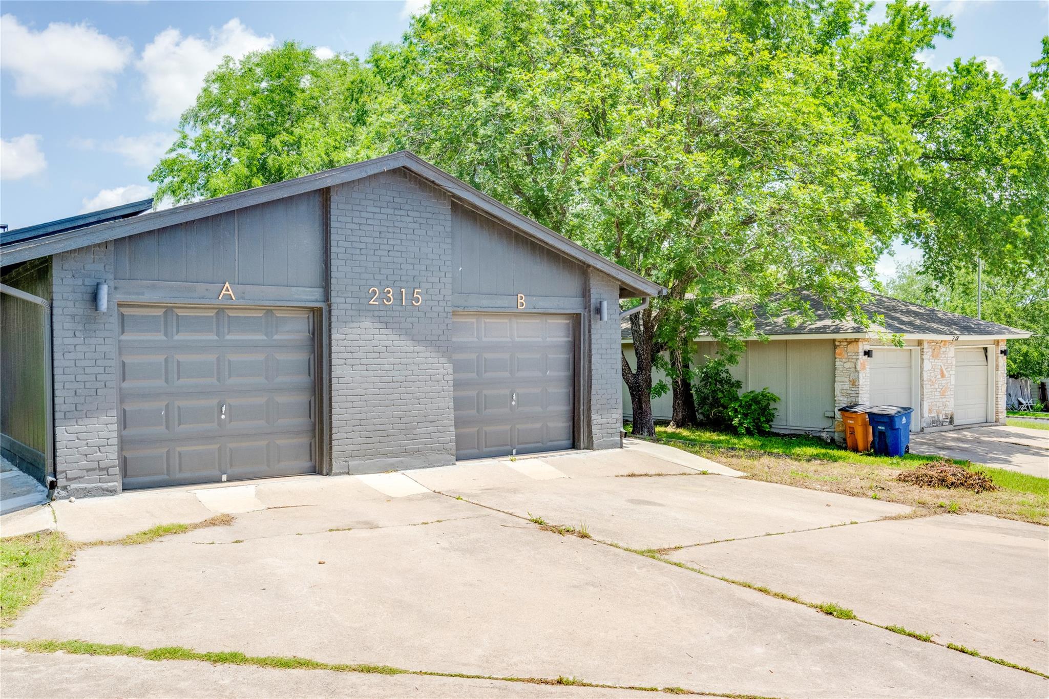 2315 Burleson RD — photo 4