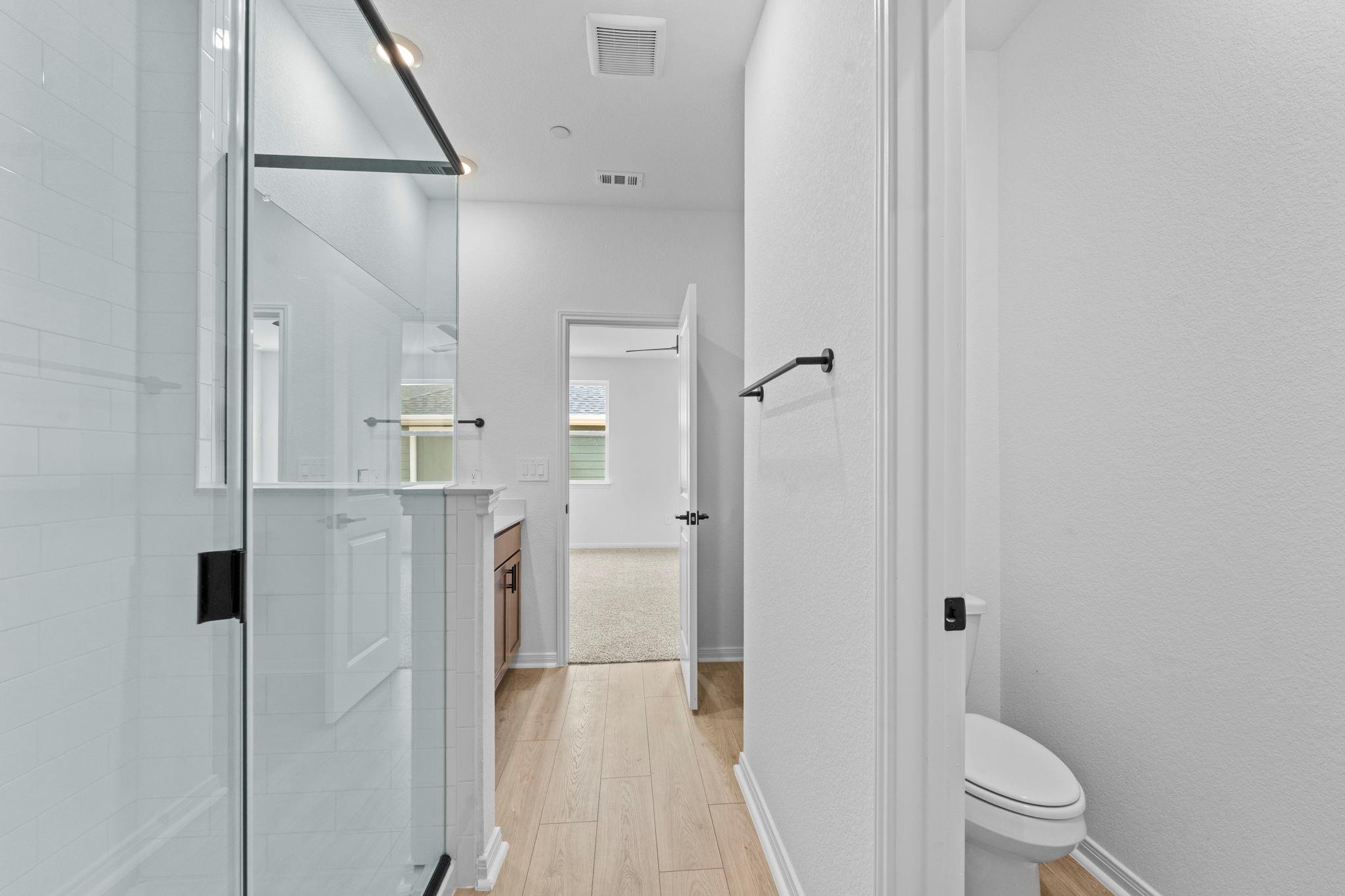 2542 Violet Theo LN — photo 4