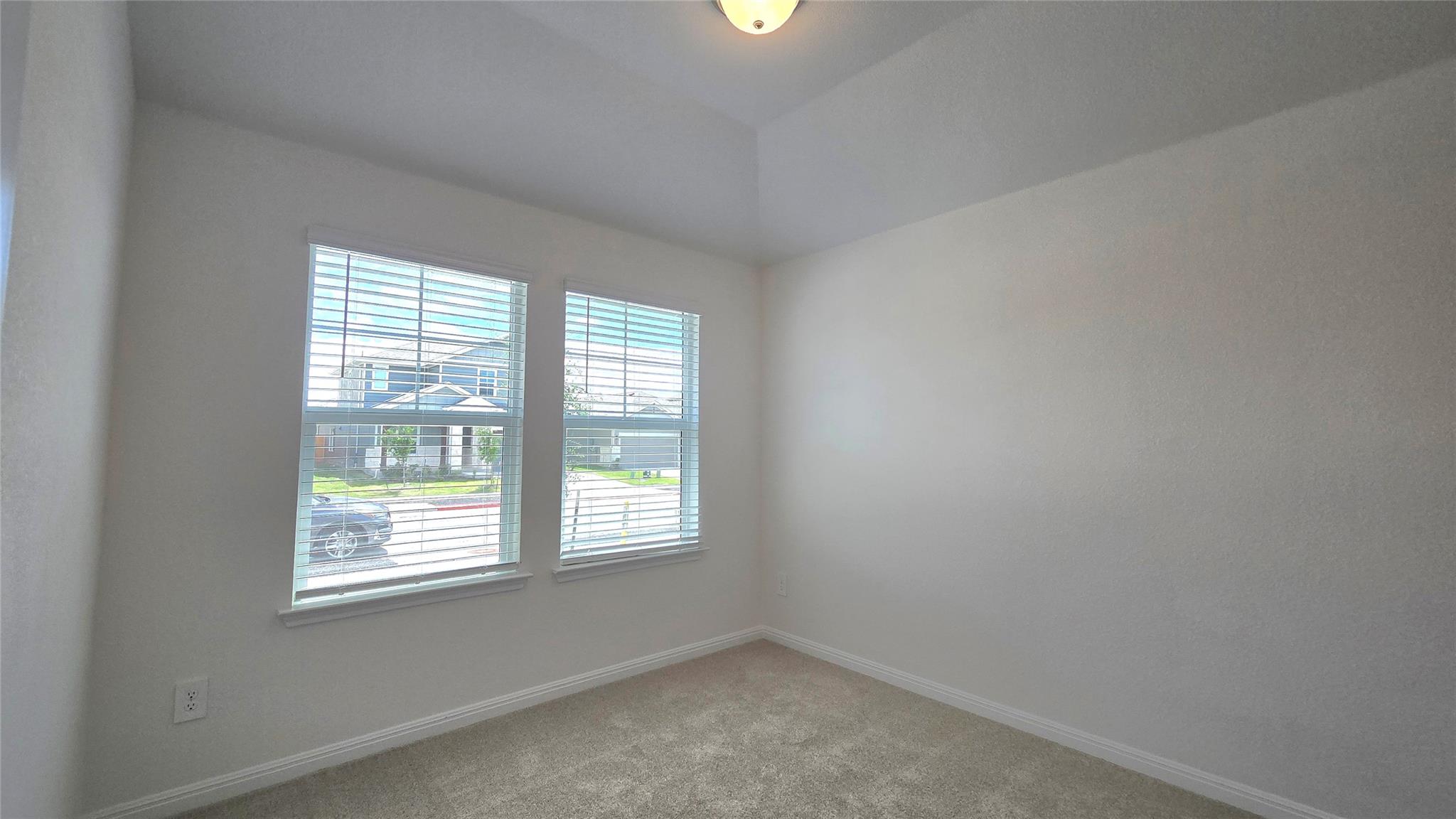 122 Holmby DR — photo 3