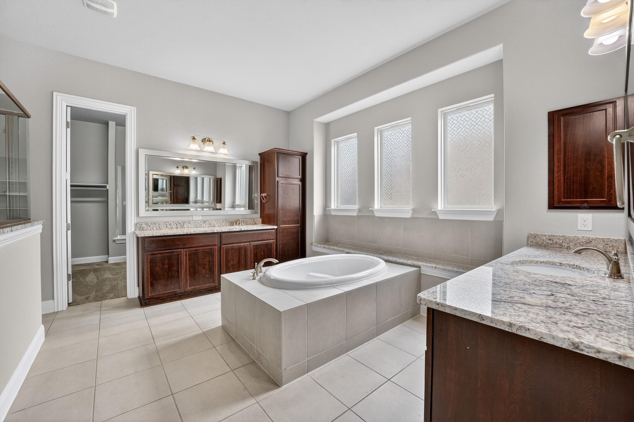 1009 Wolcott DR — photo 5