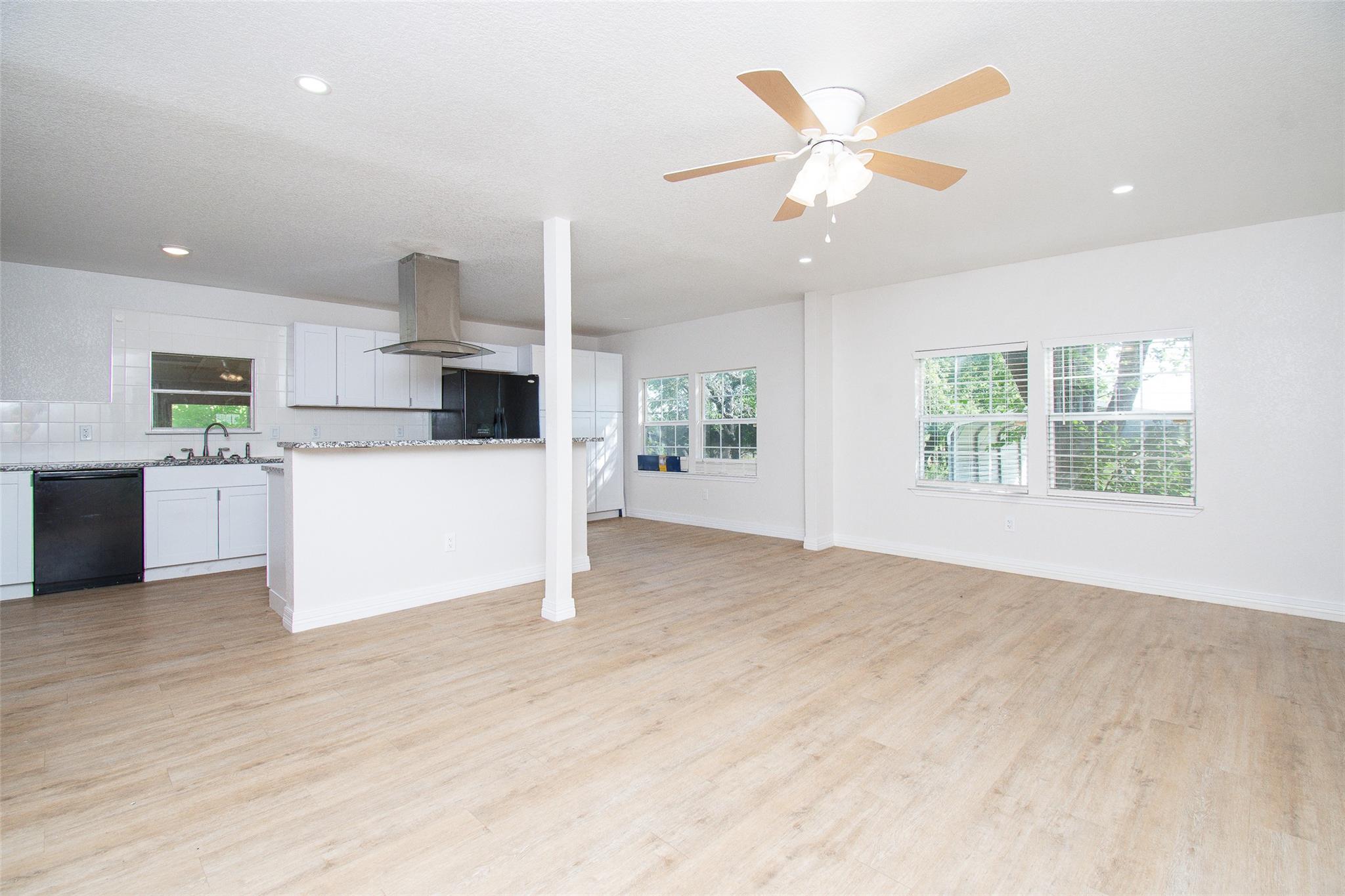199 Apache Springs RD — photo 4