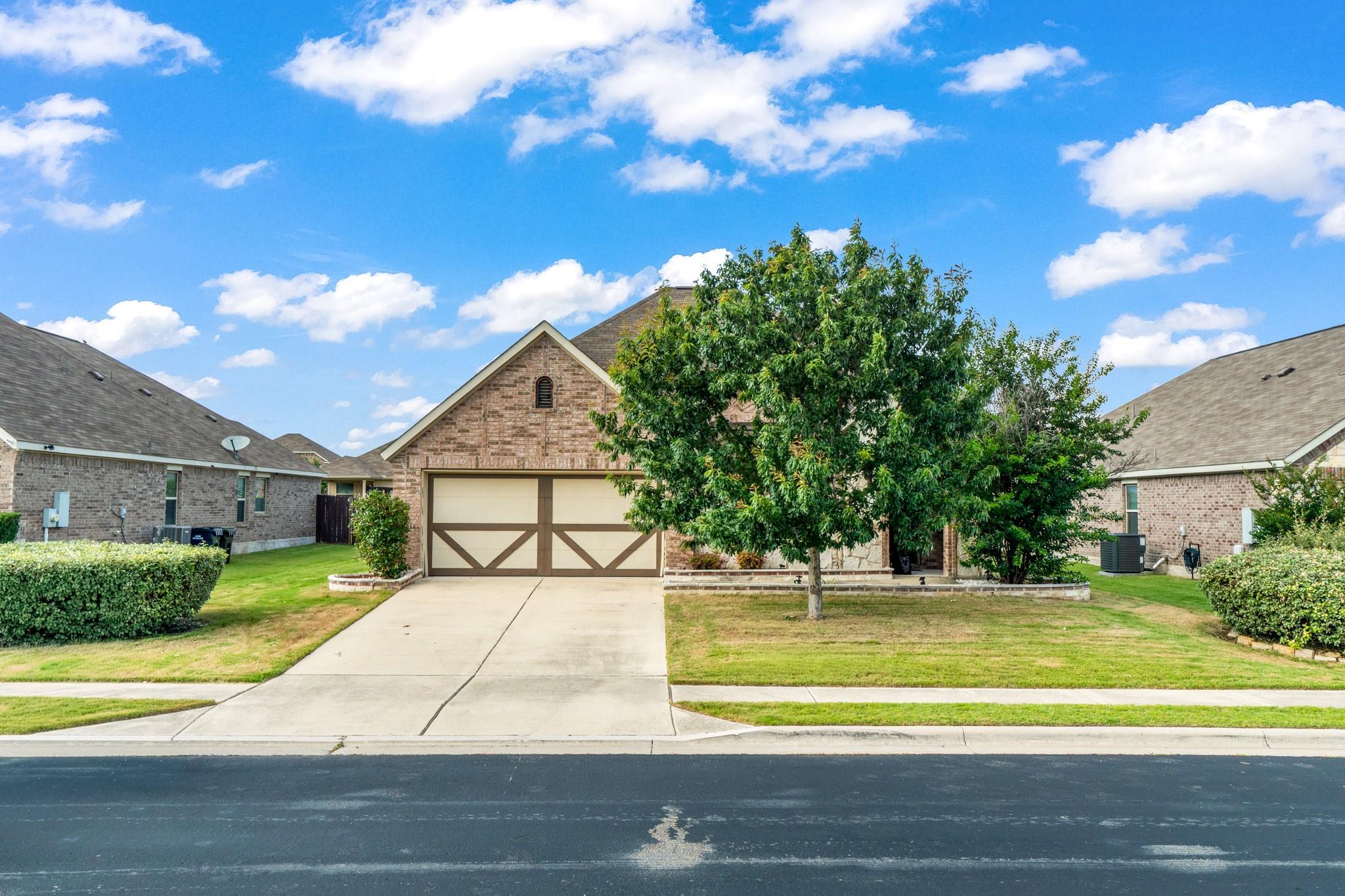 804 Farm House DR — photo 3