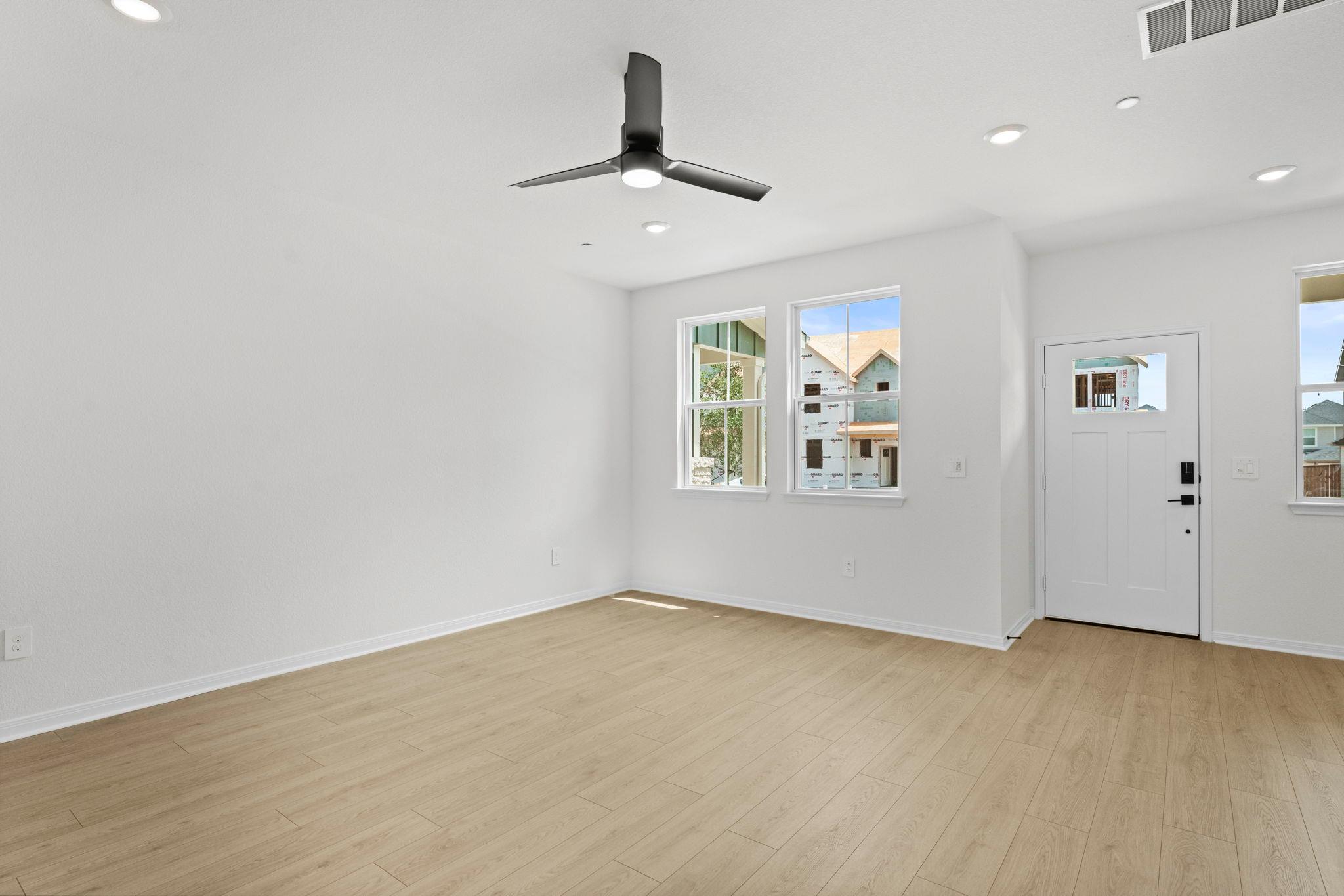 2540 Violet Theo LN — photo 3