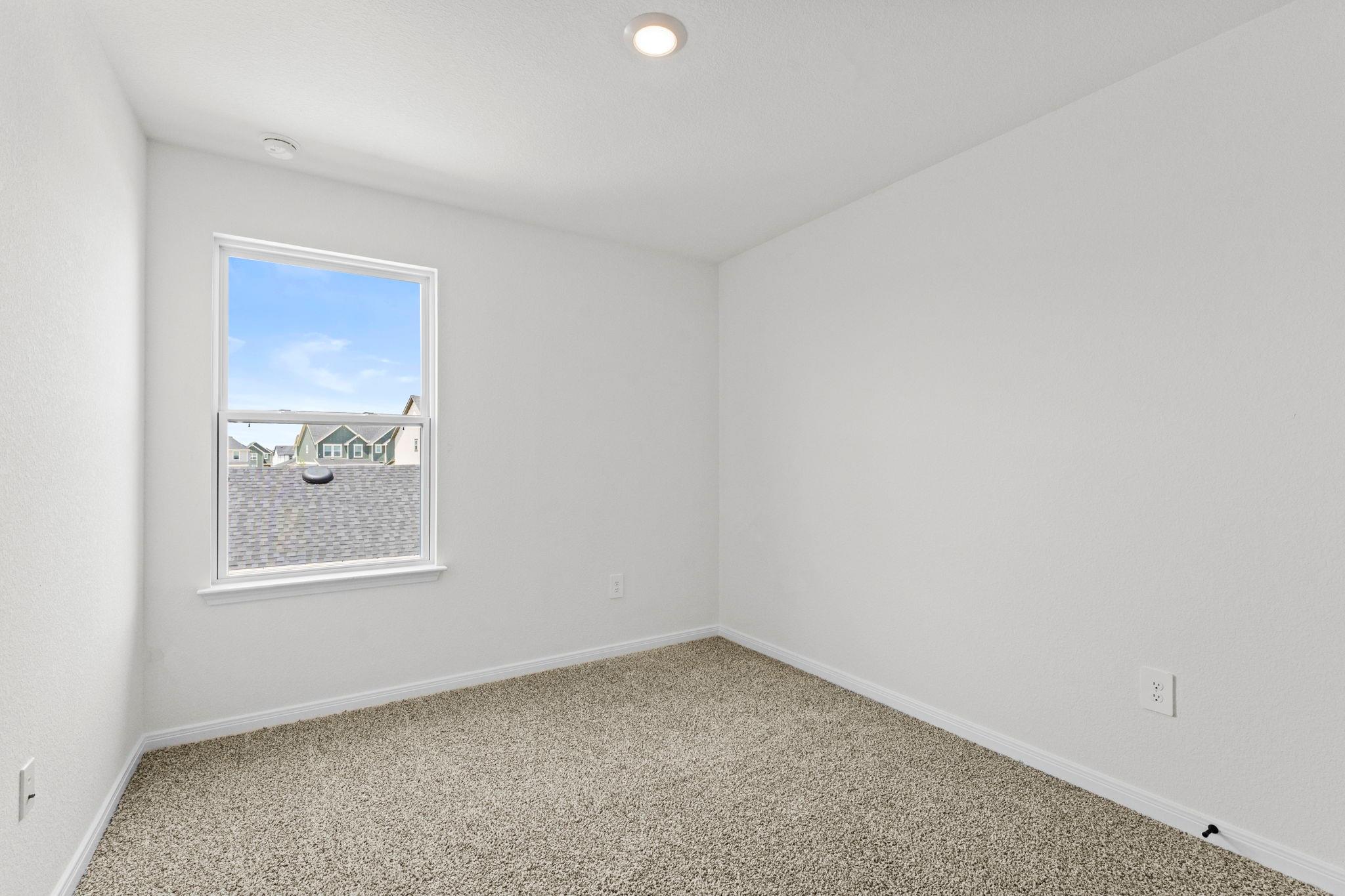 2540 Violet Theo LN — photo 4
