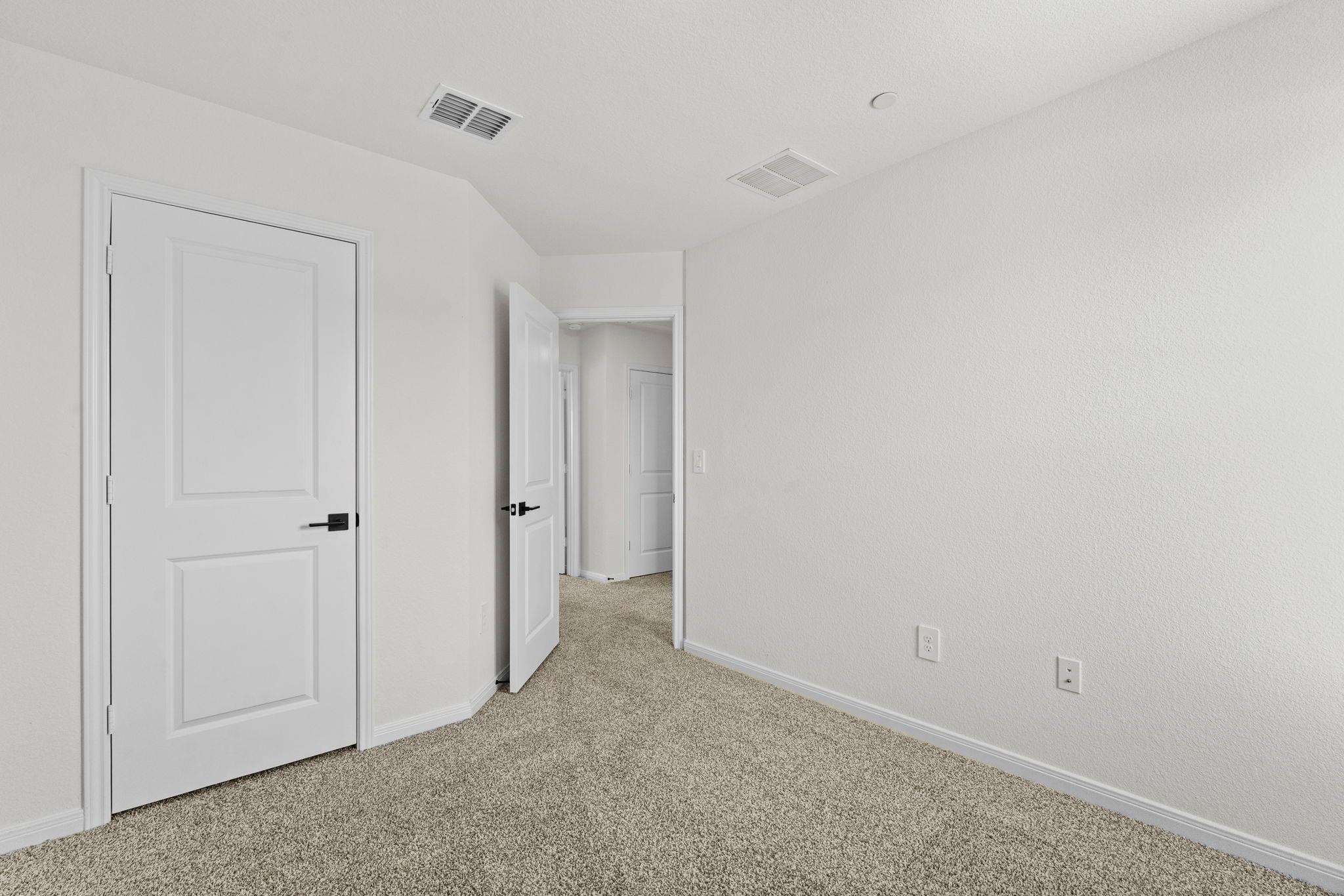 2540 Violet Theo LN — photo 5