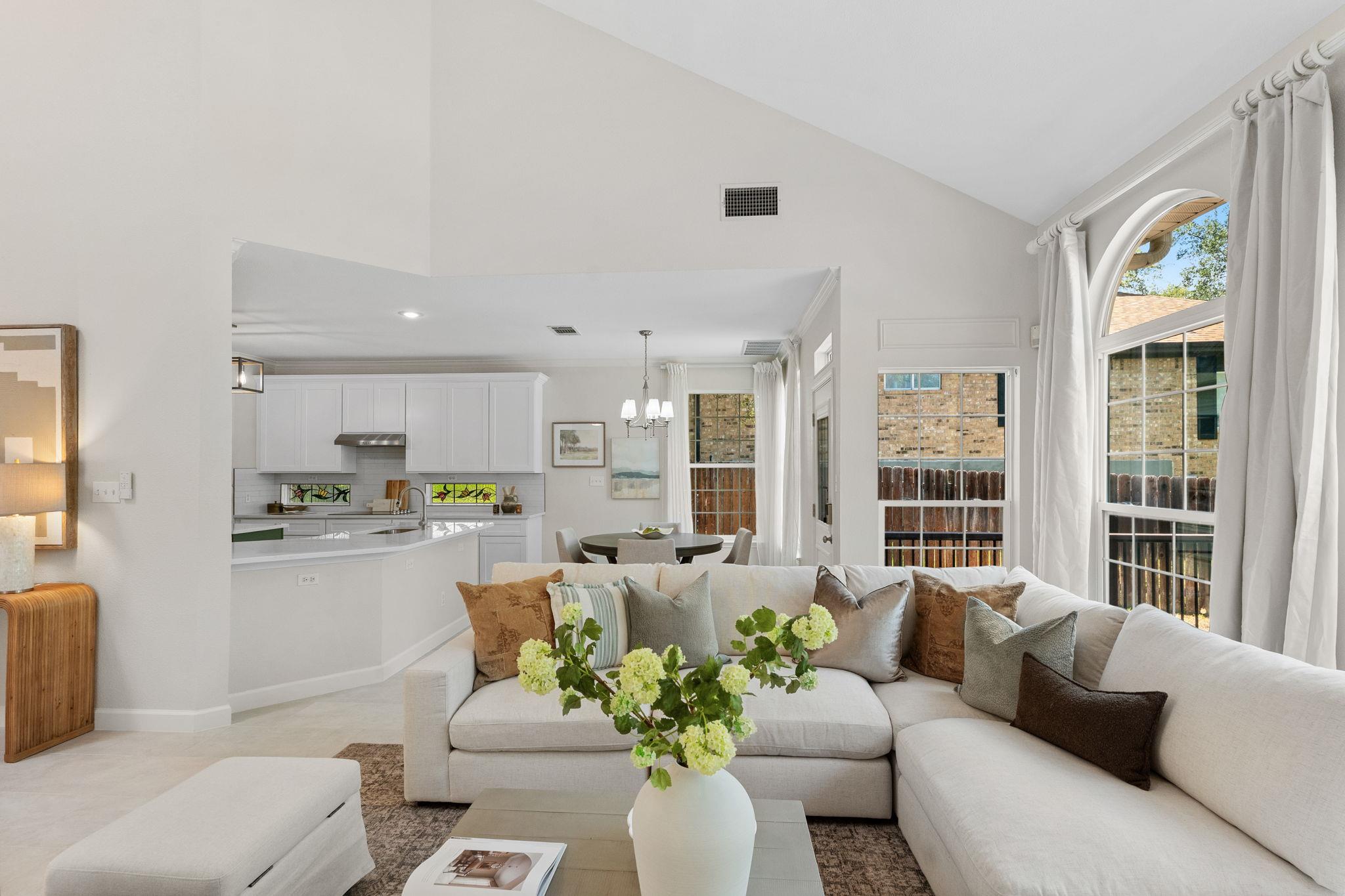 12600 Schreiner CT — photo 4