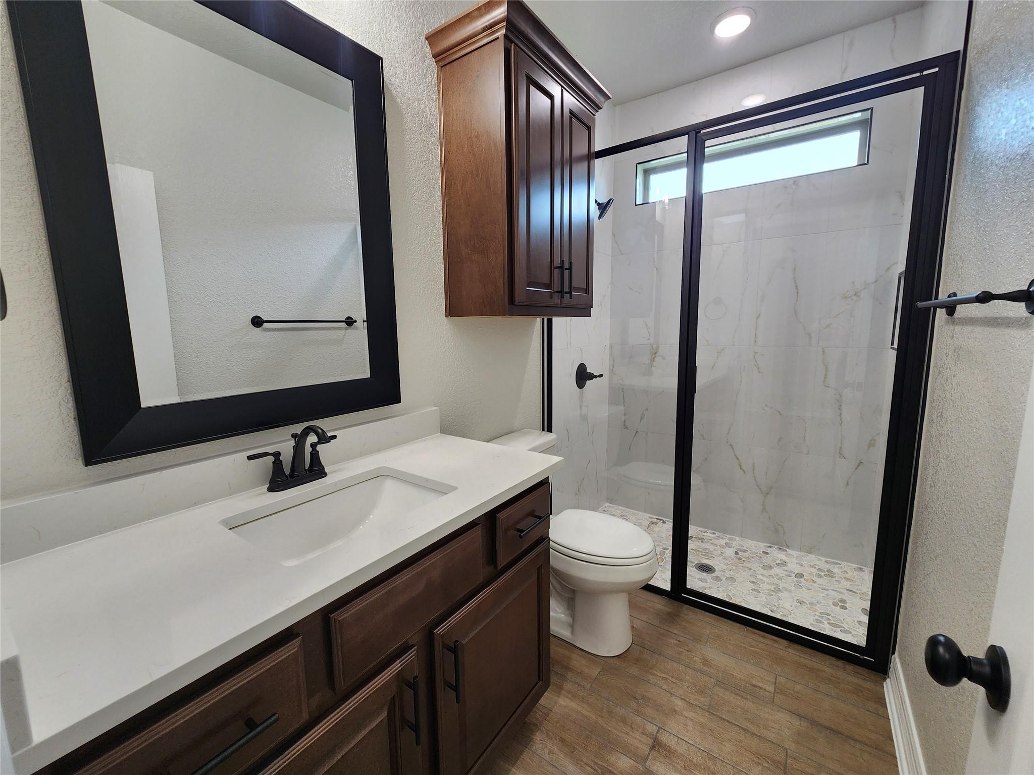 806 Eagle Heights DR — photo 4