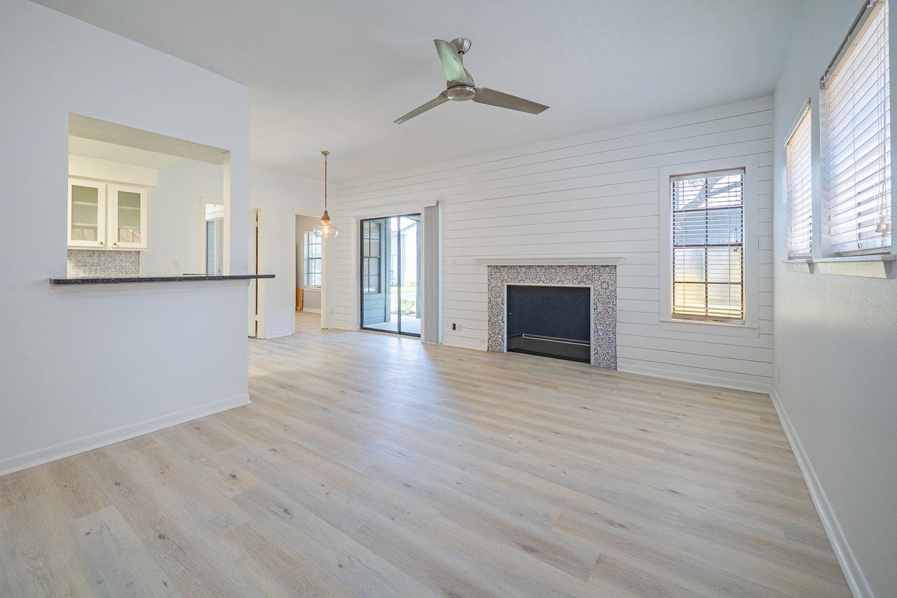 210 Oak Bay ST #402 — photo 4