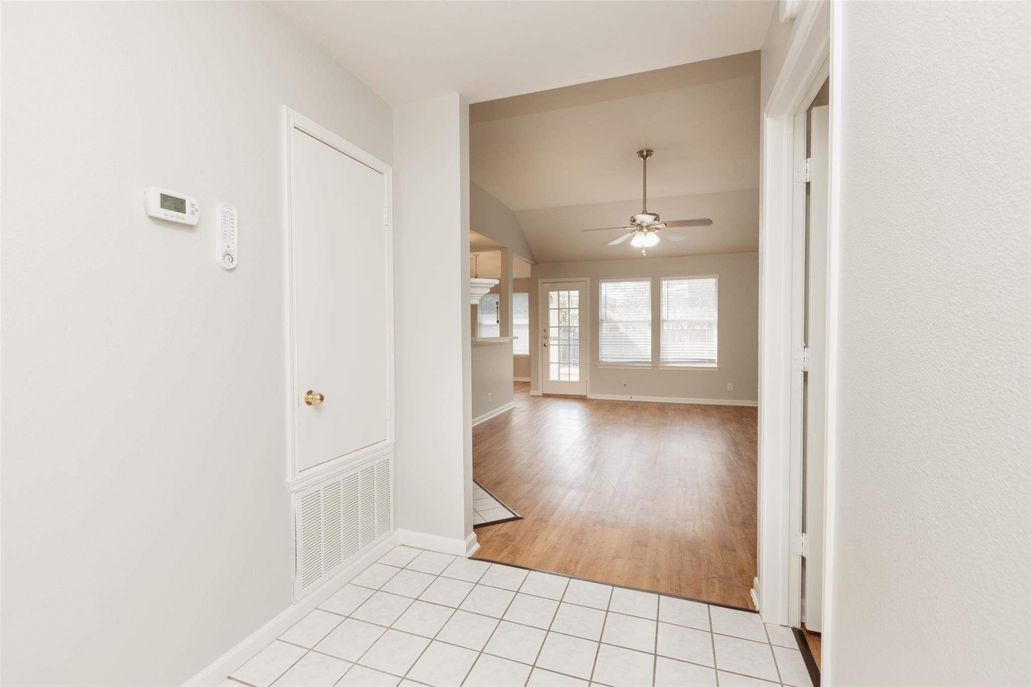 704 Red River LN — photo 3