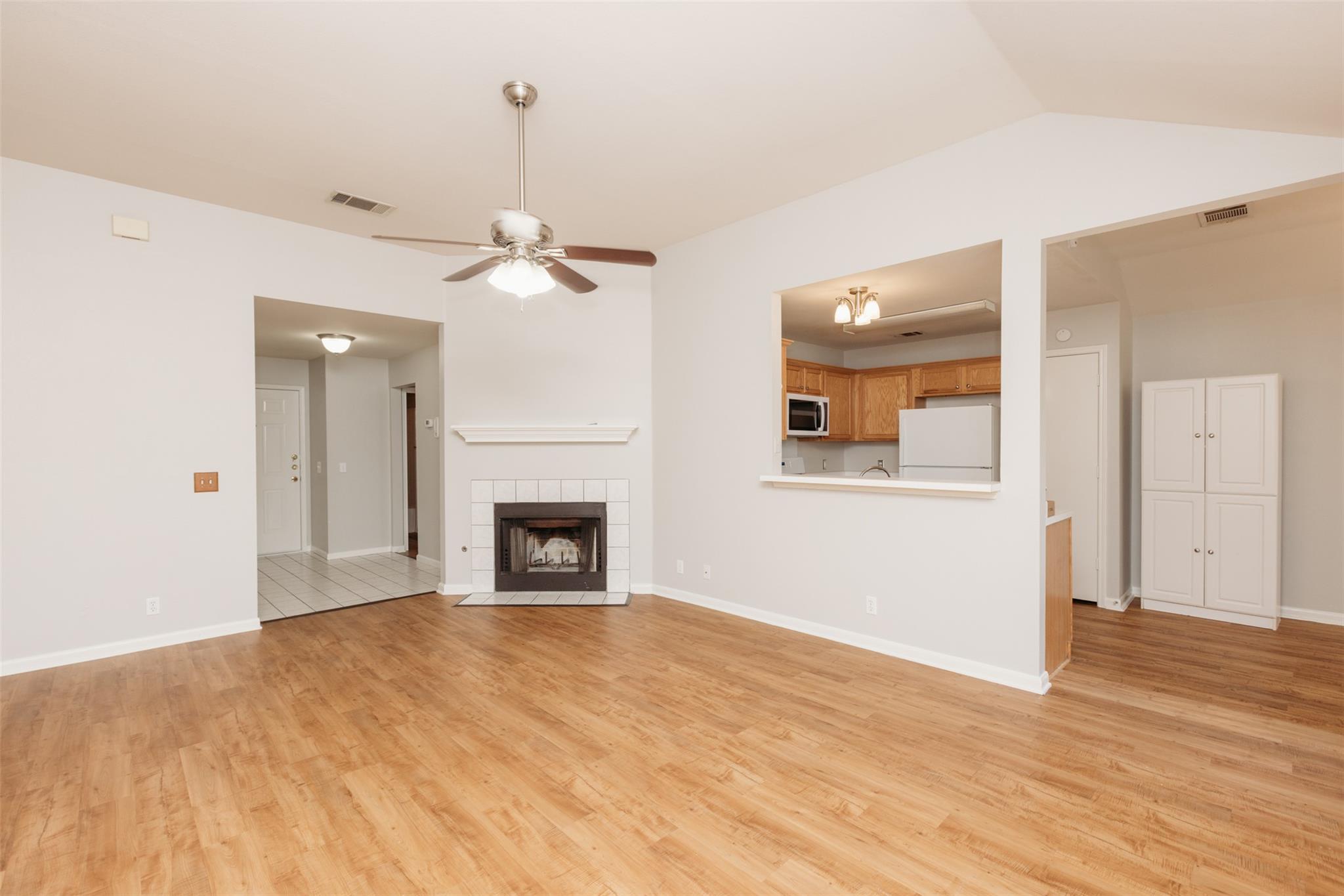 704 Red River LN — photo 5