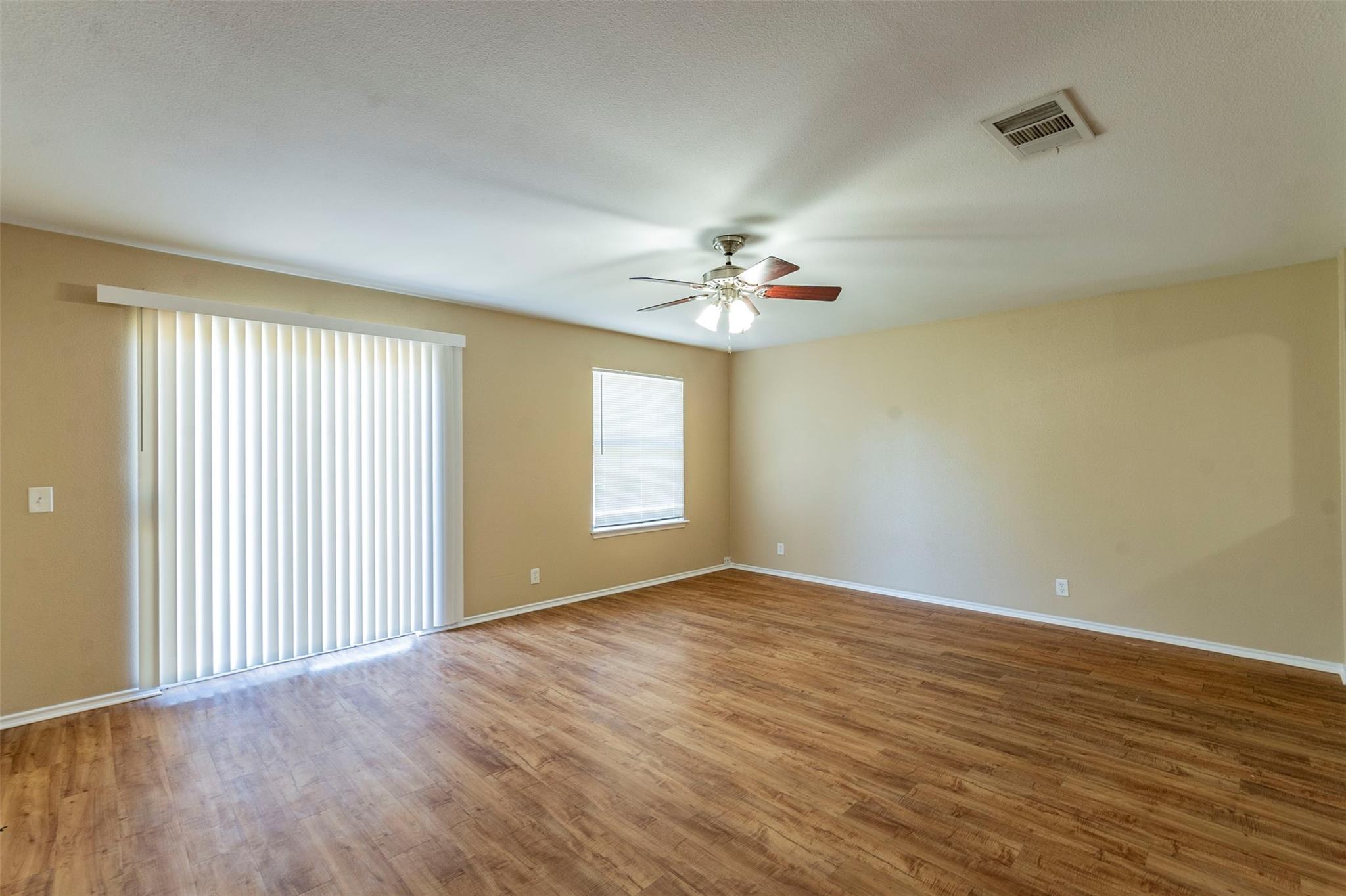 207 Mitchell DR — photo 3