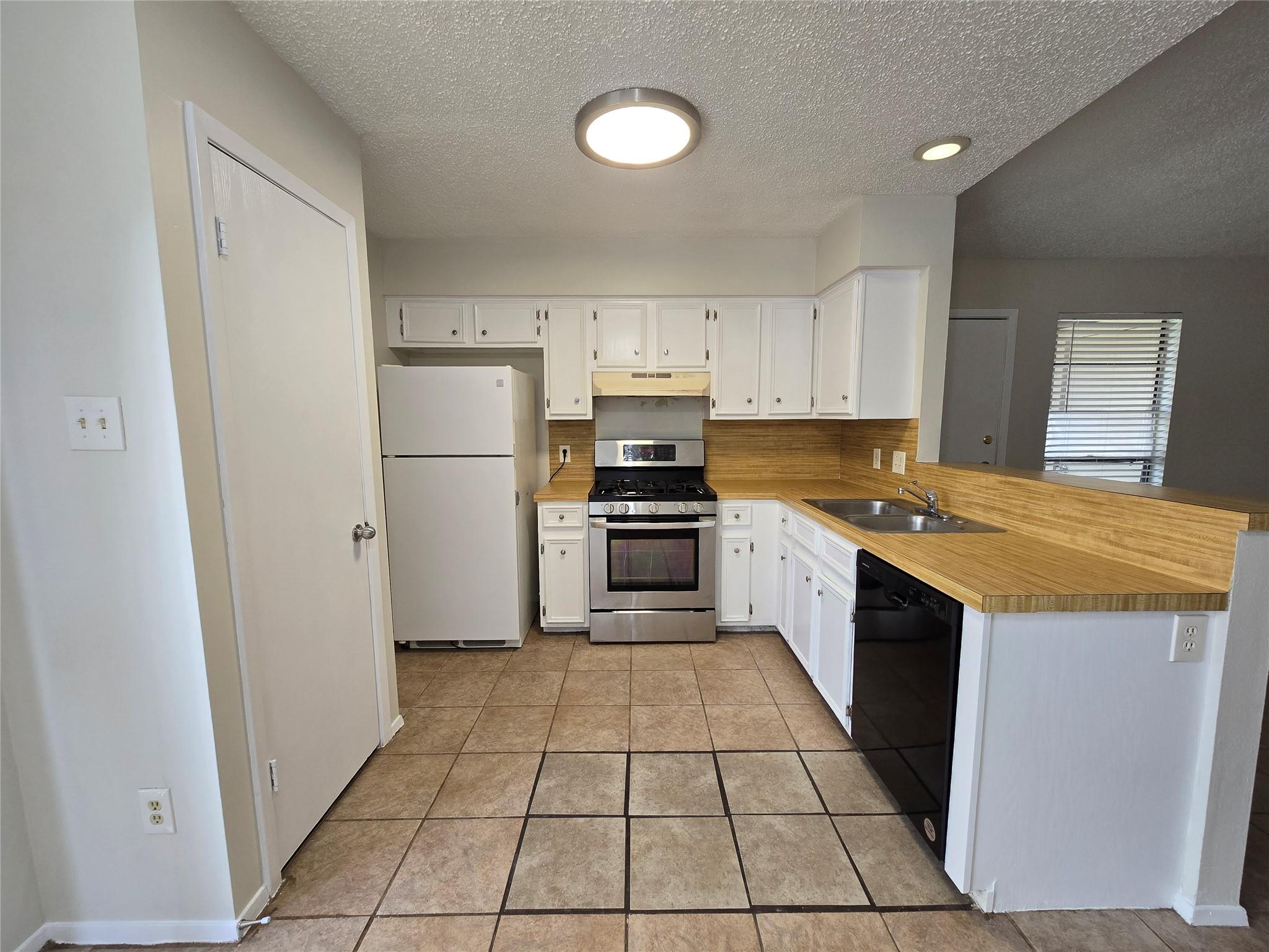 6206 Buffalo PASS #A — photo 4