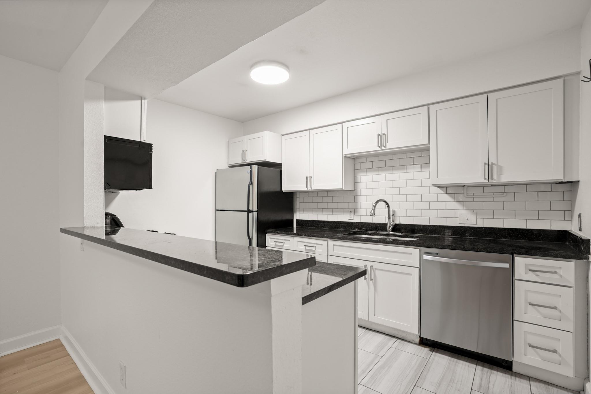2020 Congress Ave #2102 — photo 3