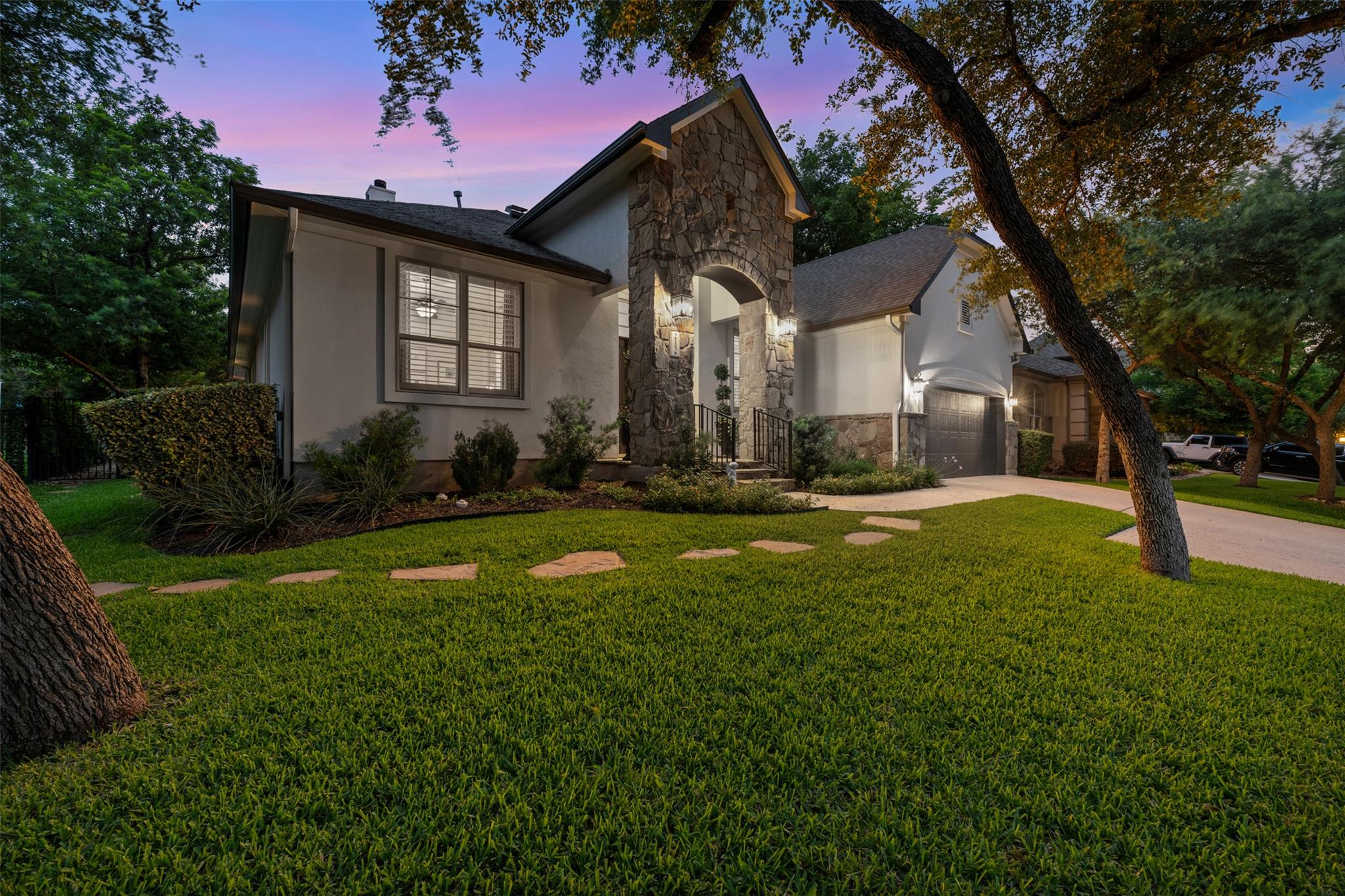 215 Lake Como DR — photo 3