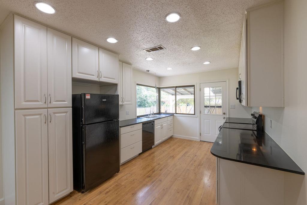 5310 Presidio RD — photo 3