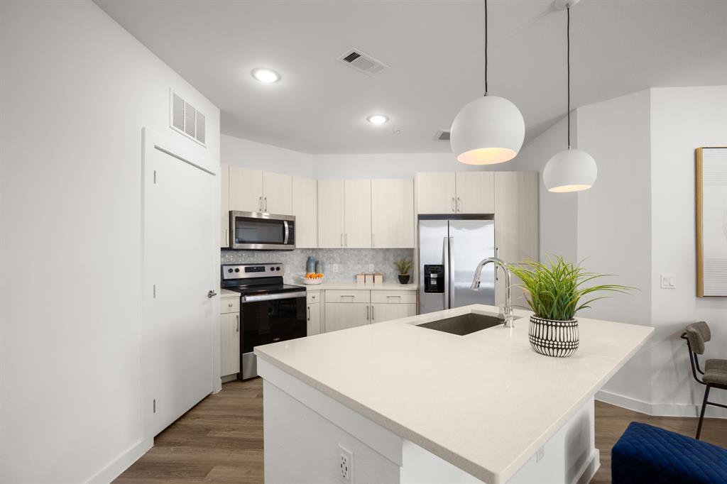 6324 Lamar BLVD #419 — photo 3