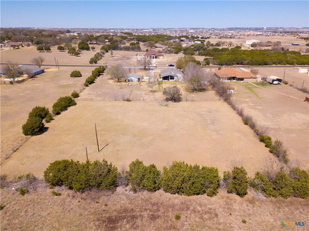 1011 Llewellyn LN — photo 3