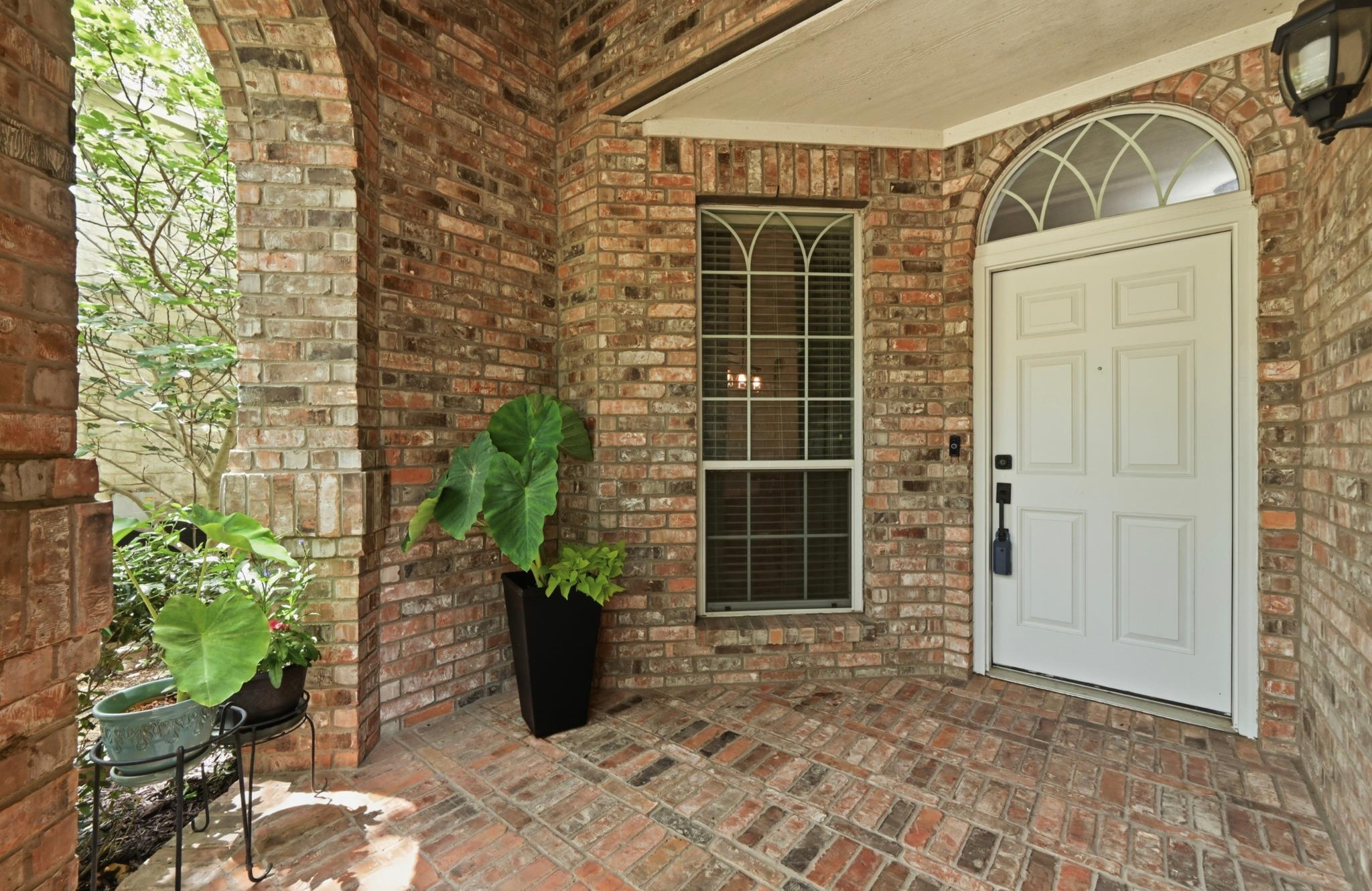 10512 Thoroughbred DR — photo 4