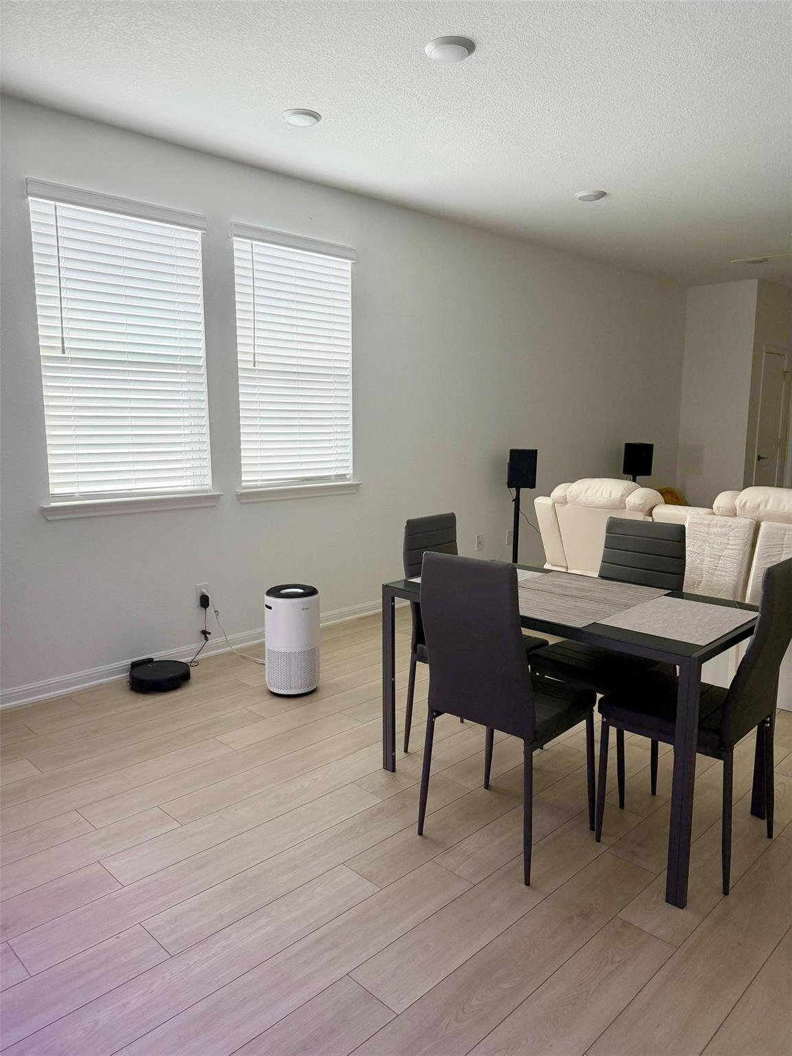 208 Flowers Ave — photo 4