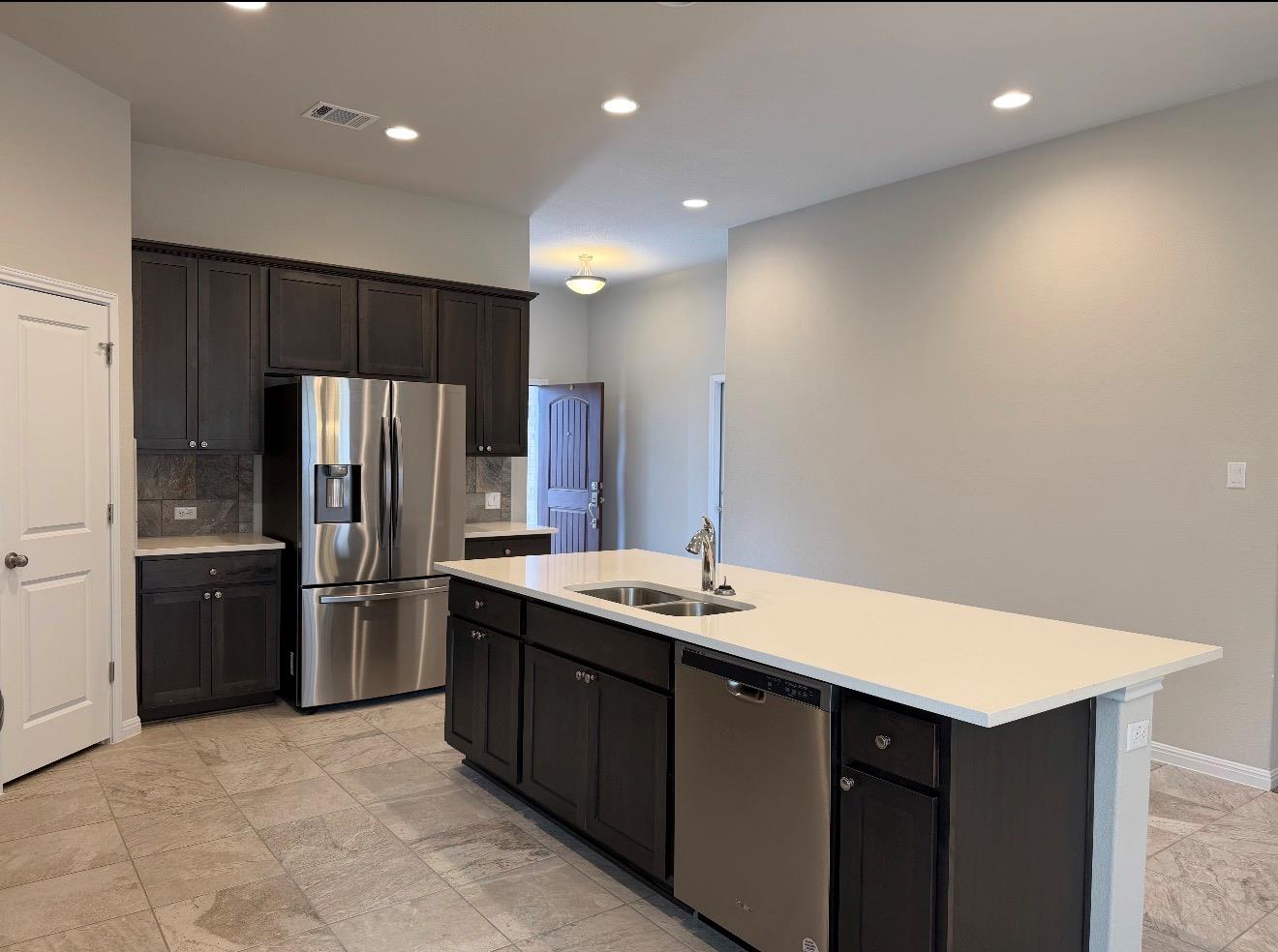 228 Castlefields ST — photo 4
