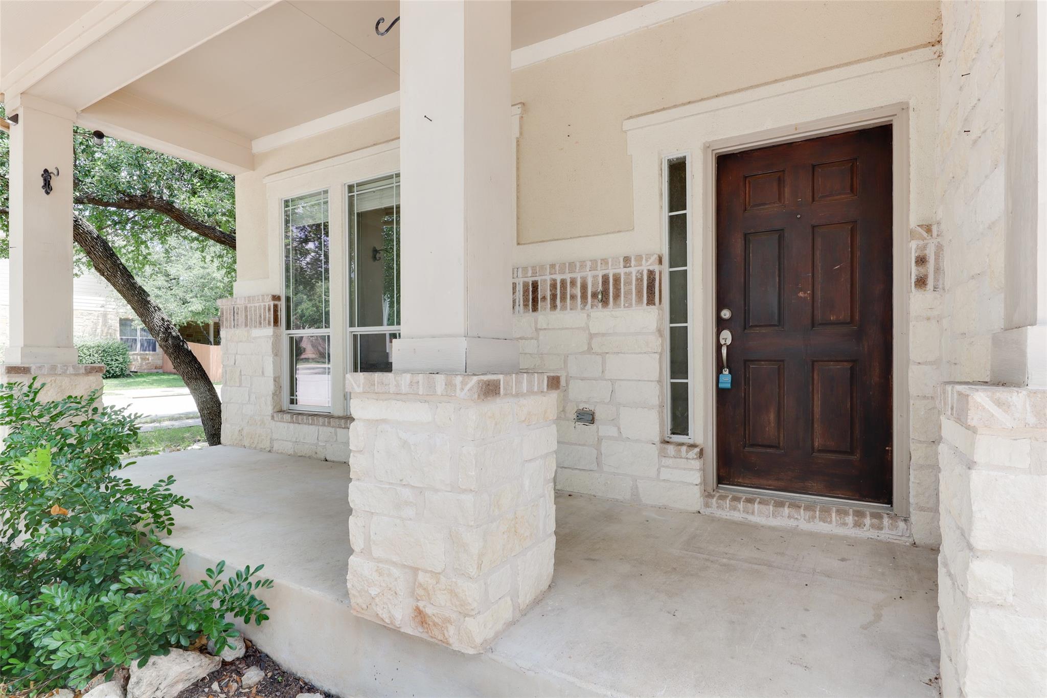600 Frontier LN — photo 3
