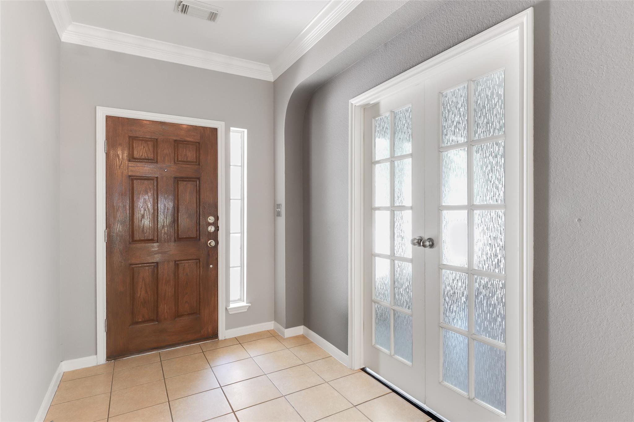 600 Frontier LN — photo 4