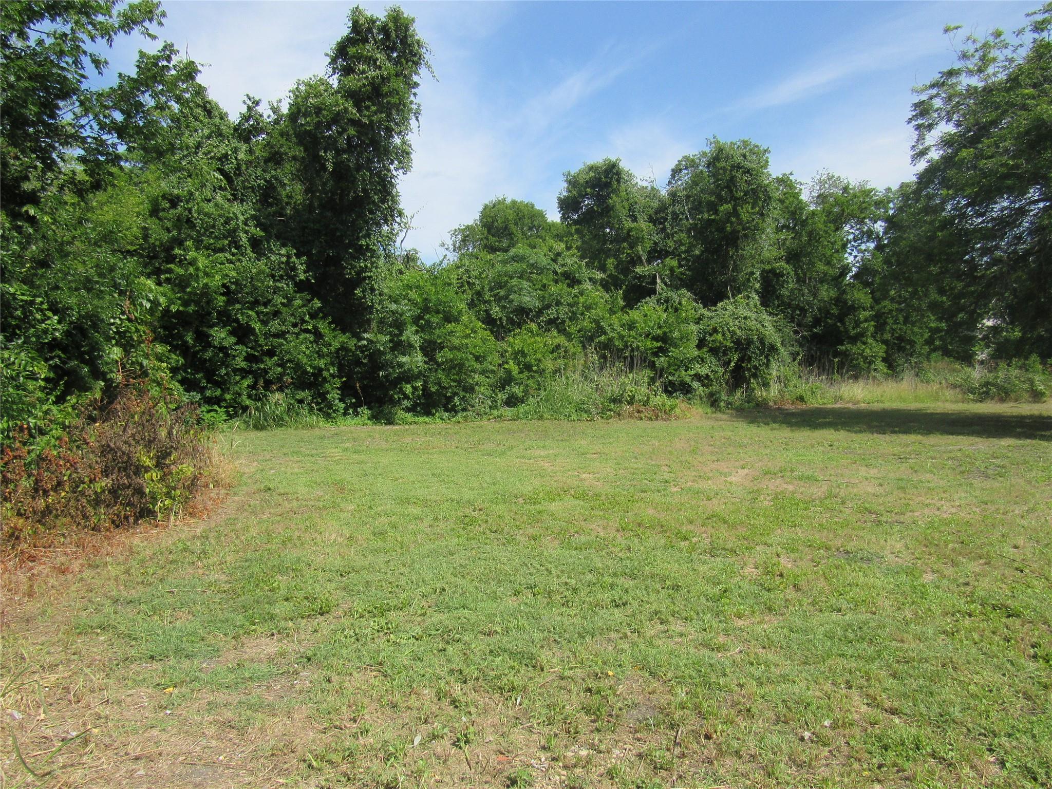 748 Elm ST — photo 3