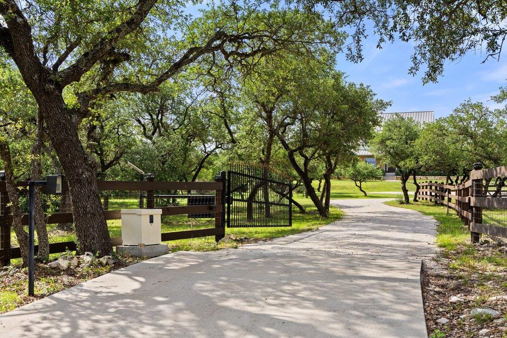 1051 Trailhead CIR — photo 4