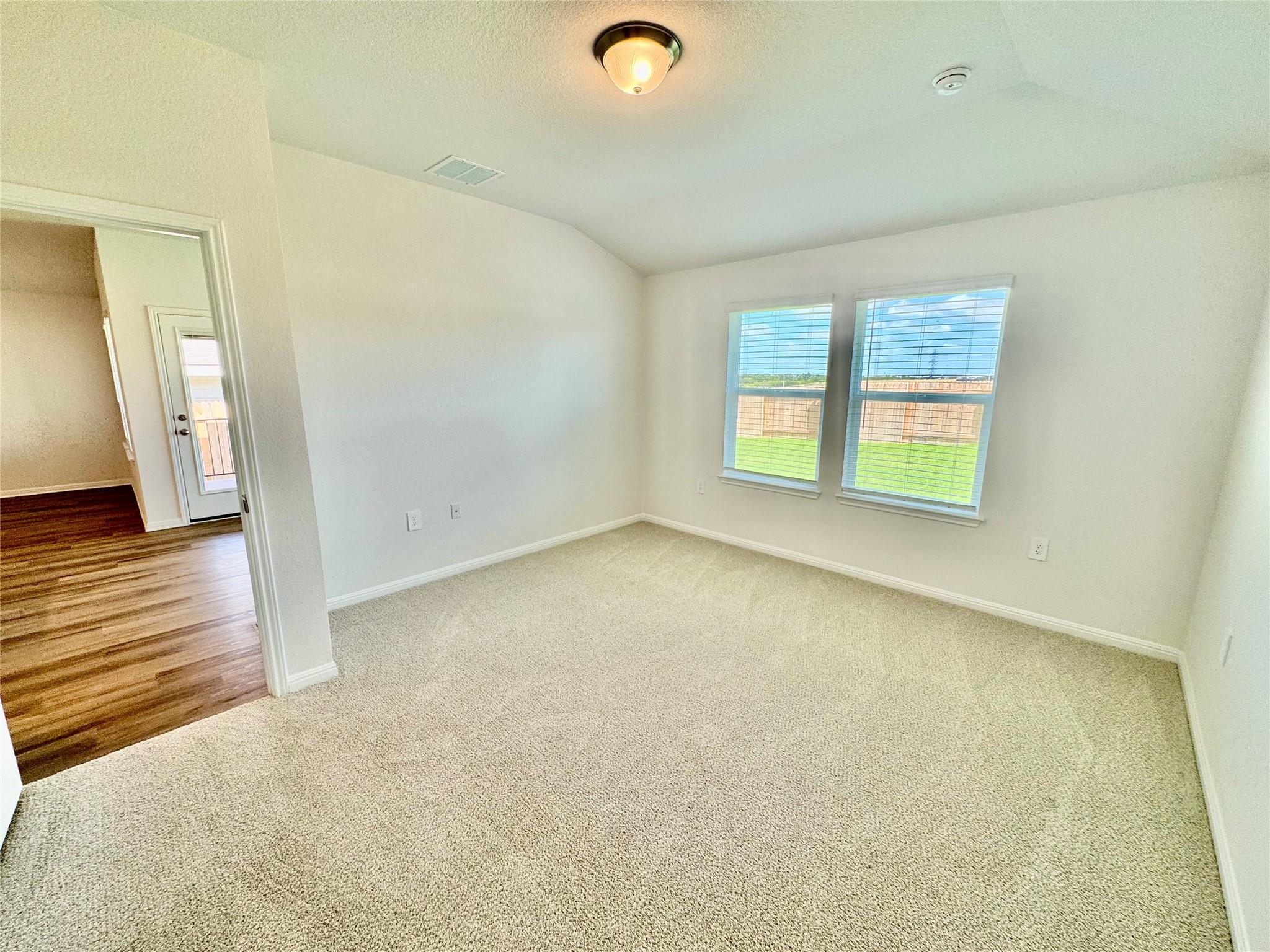 5024 Stockton LN — photo 3