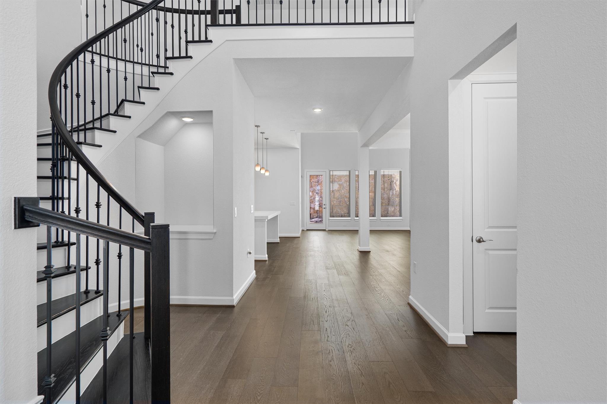 208 Lodestone LN — photo 4