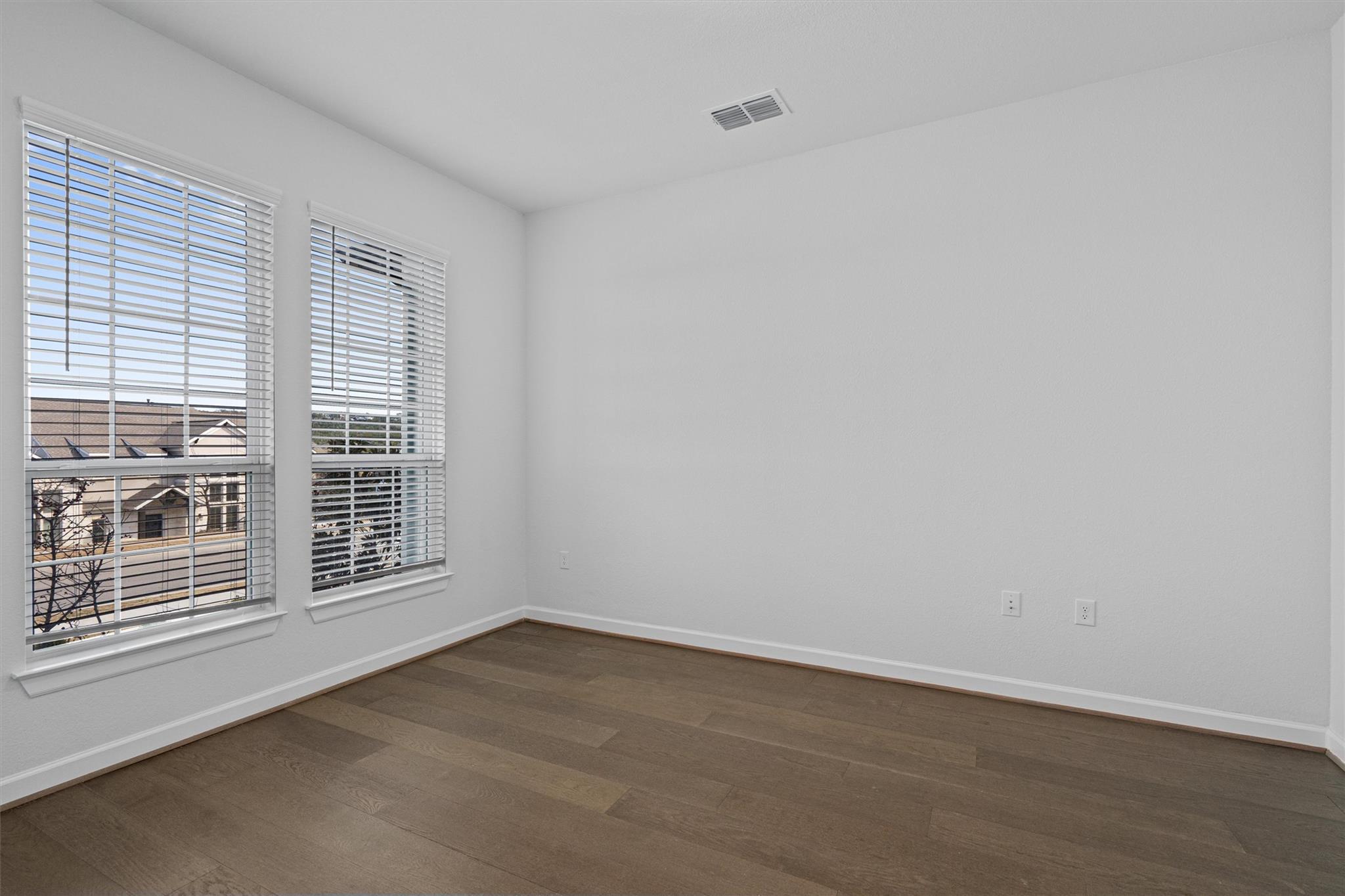 208 Lodestone LN — photo 5
