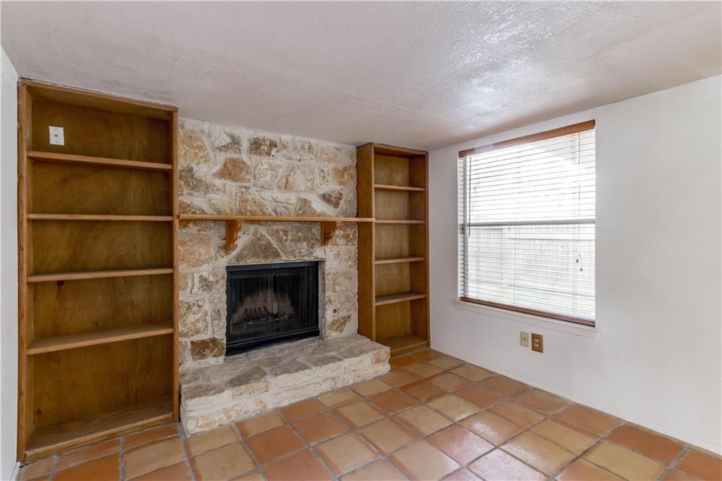 4200 Everest LN — photo 3