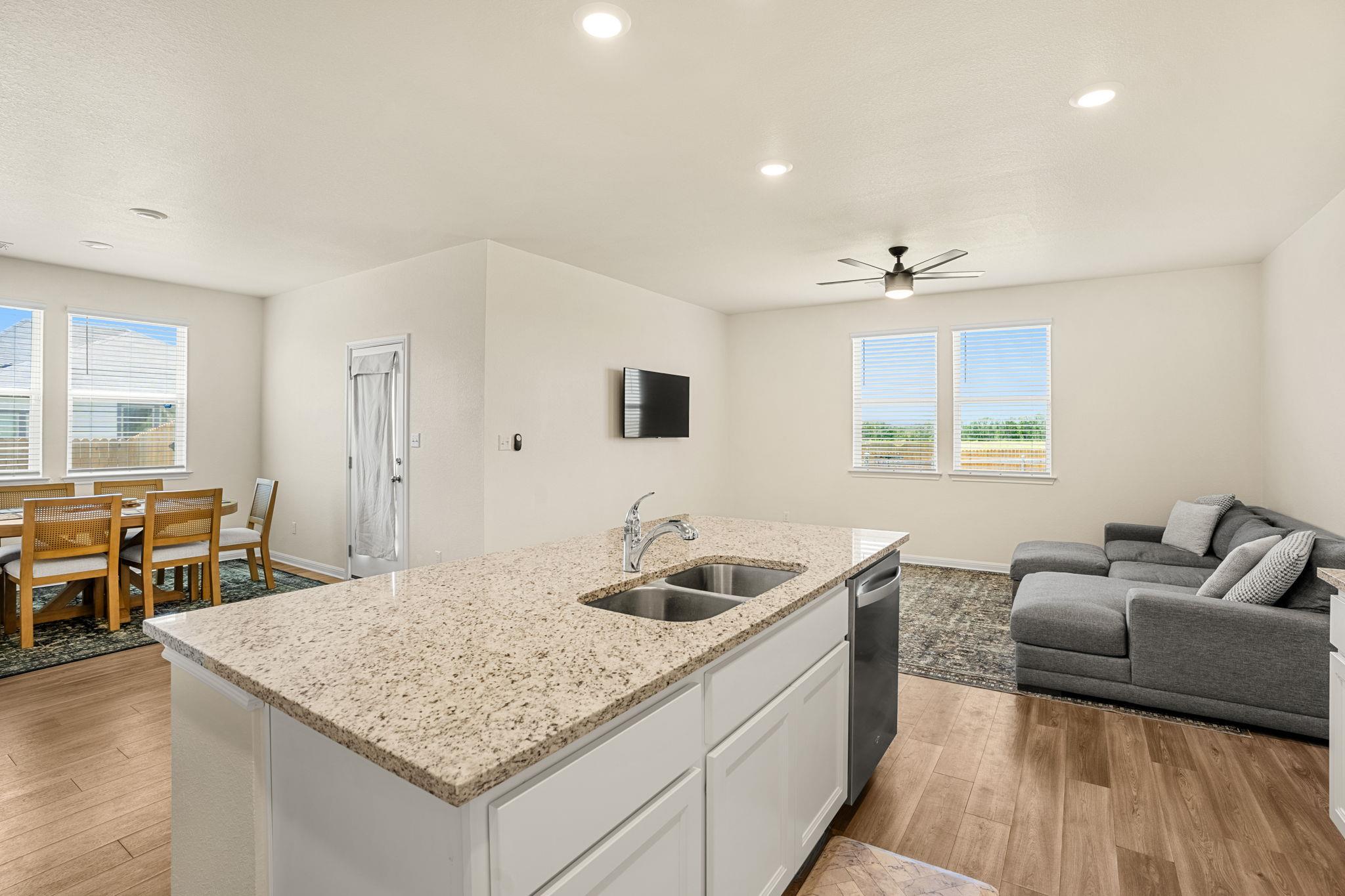 148 Hidalgo LN — photo 3