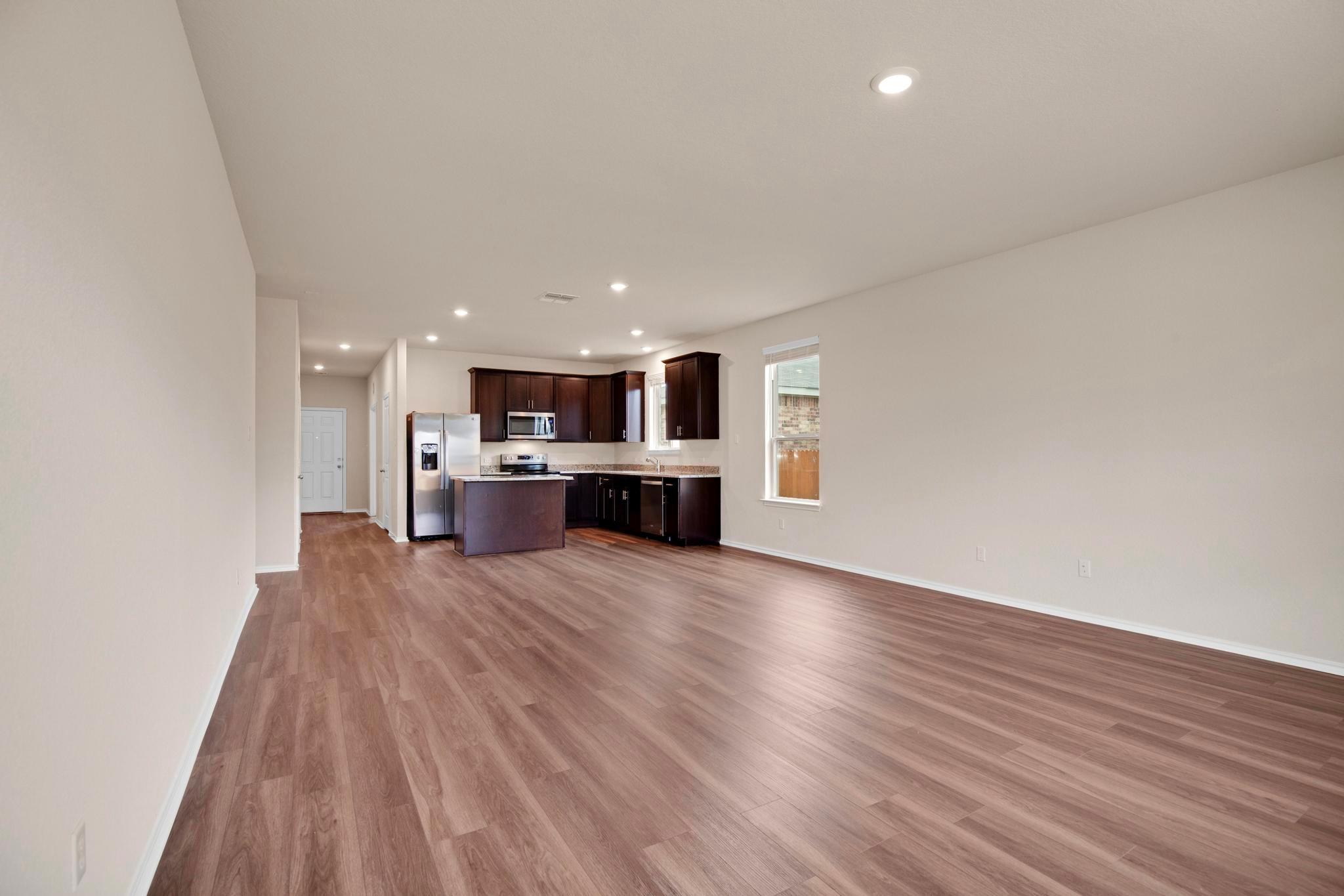 200 Janice RD — photo 4