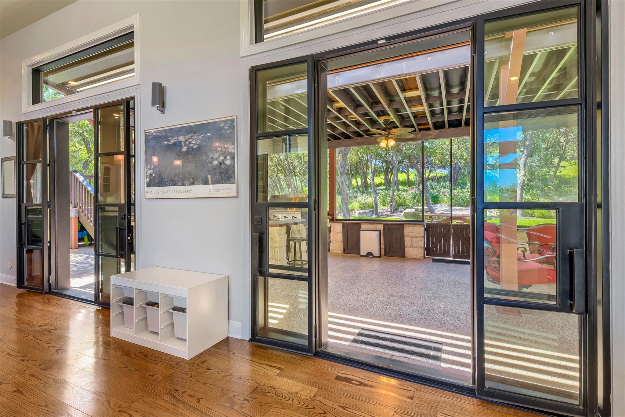 220 Clubhouse DR — photo 4