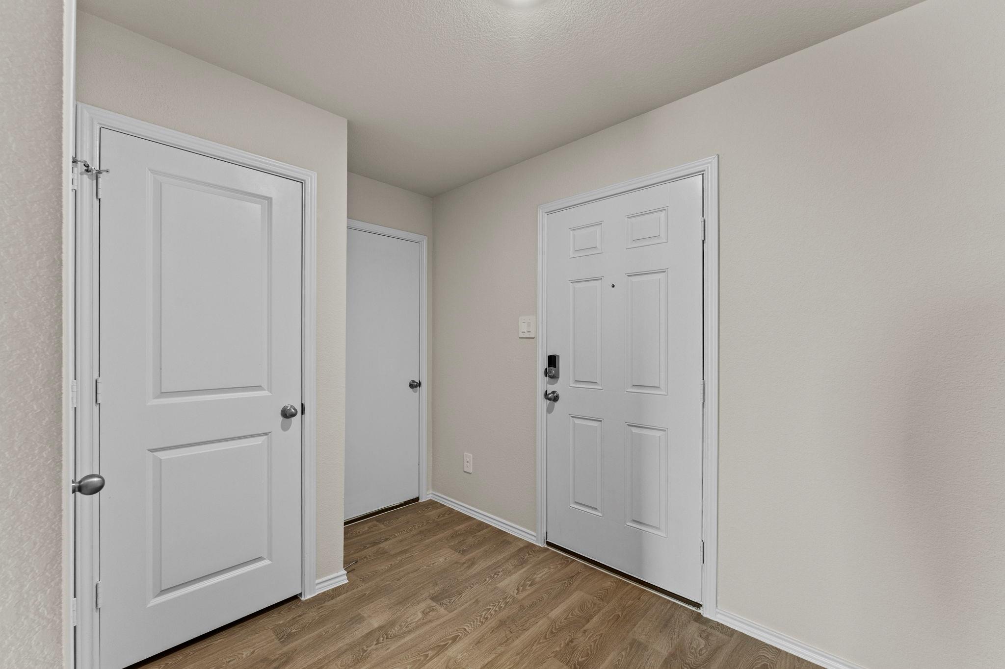 113 Howard DR — photo 3
