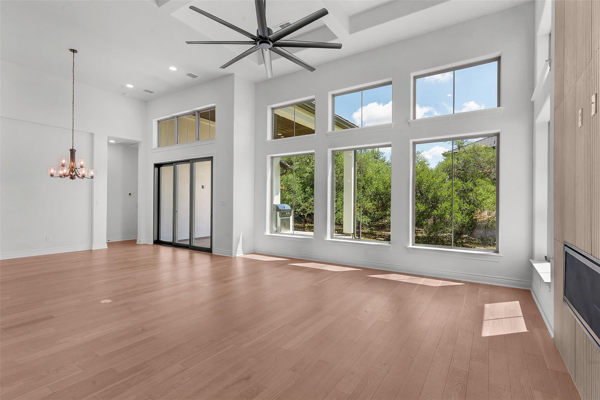 100 Sunny Bell CT — photo 3