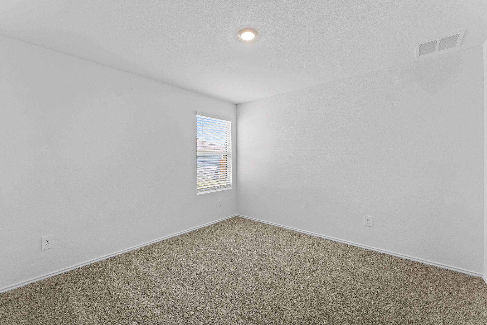 663 Ebbsfleet DR — photo 3