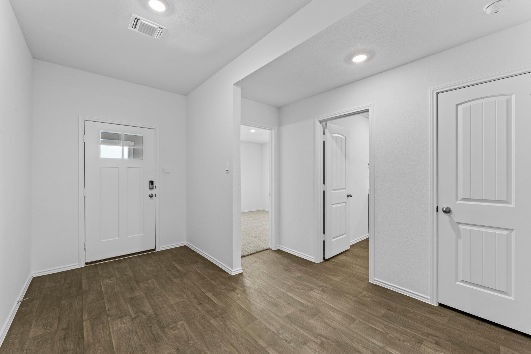 663 Ebbsfleet DR — photo 5