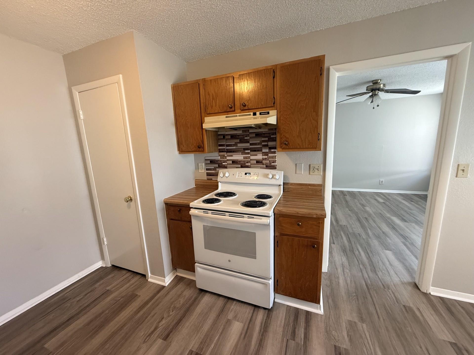 817 Lloyd LN #A — photo 5