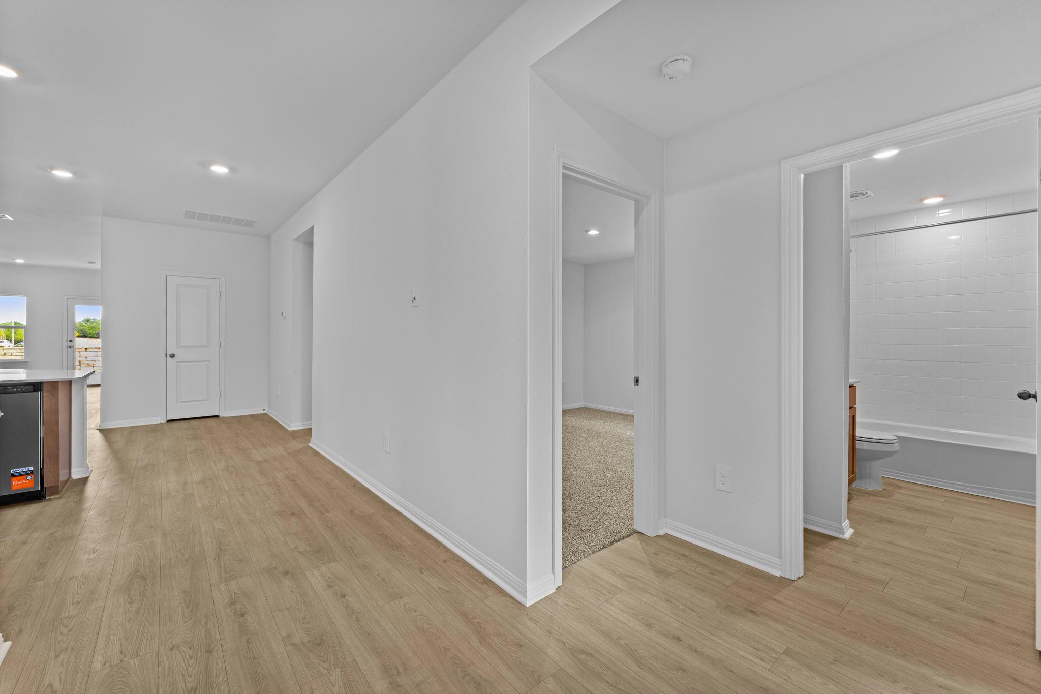 2552 Whittler RD — photo 3