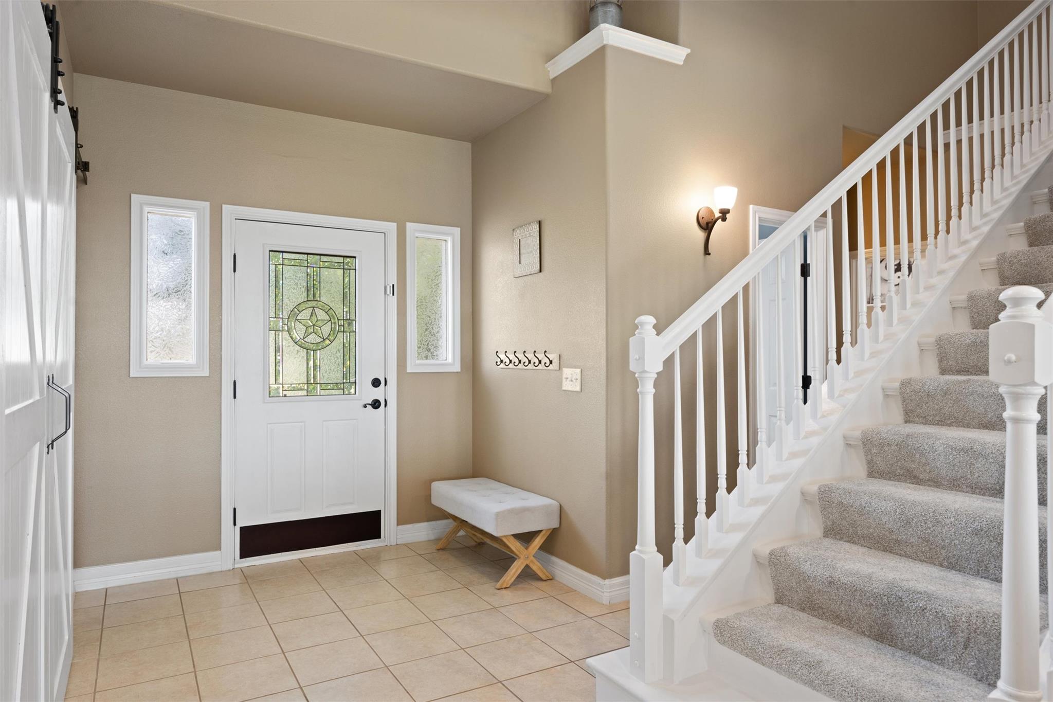 208 Dawn DR — photo 3